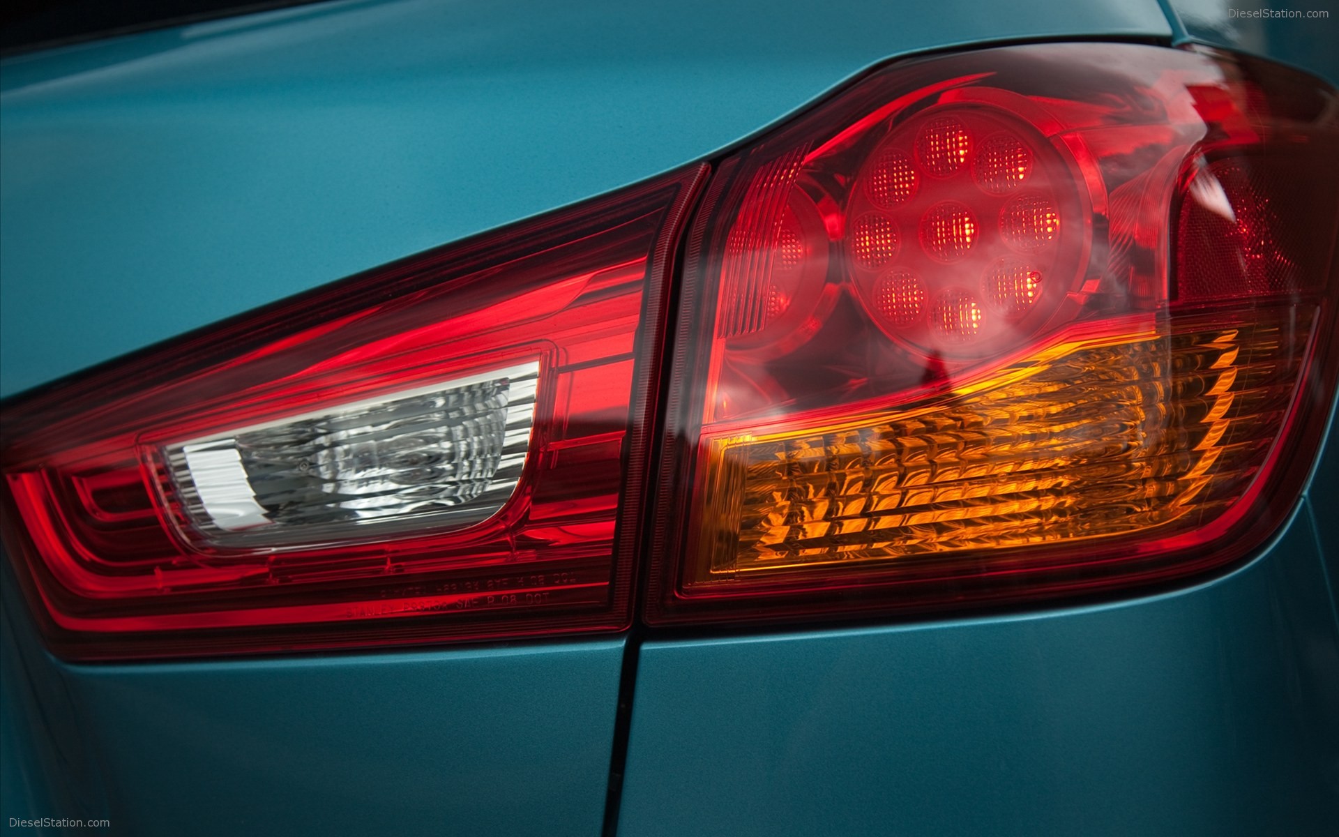 Mitsubishi Outlander Sport 2011