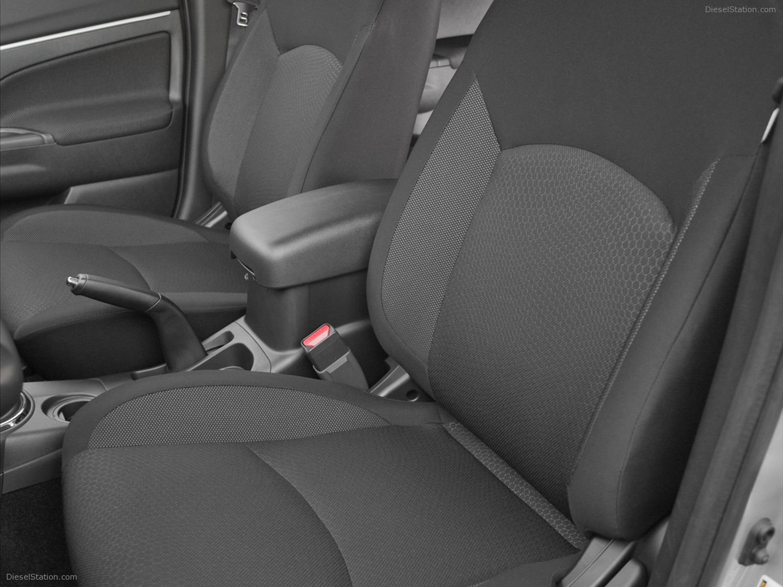 Mitsubishi Outlander Sport 2012