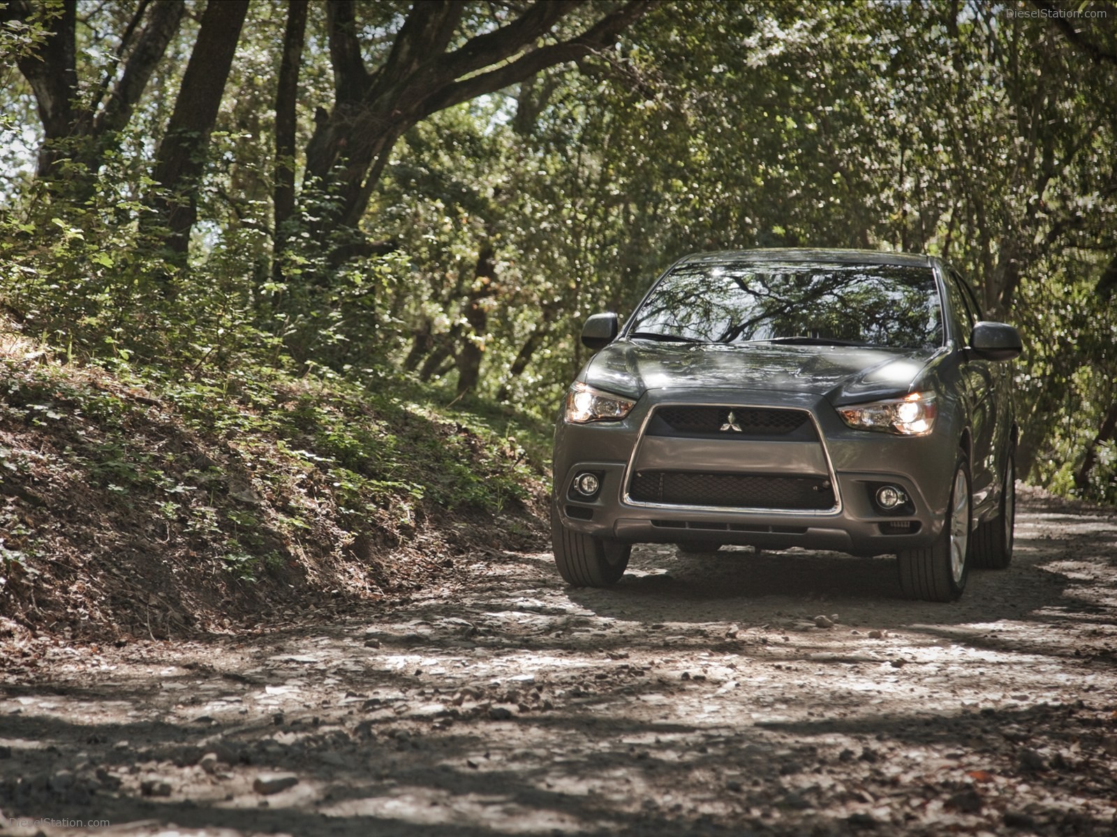 Mitsubishi Outlander Sport 2012