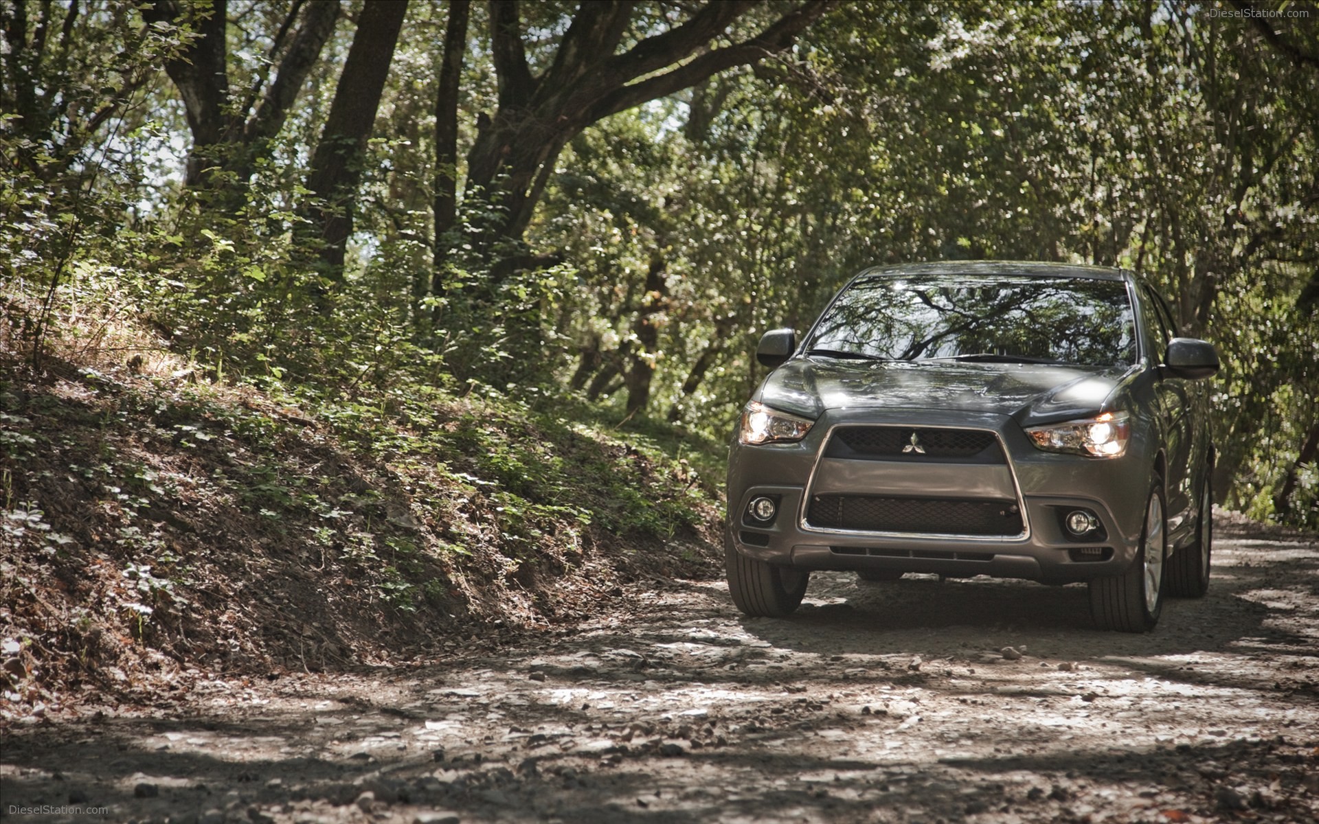 Mitsubishi Outlander Sport 2012