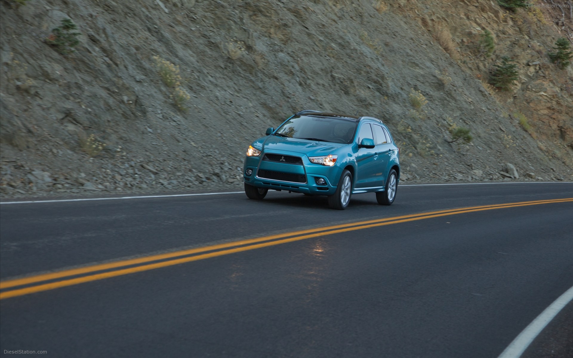 Mitsubishi Outlander Sport 2012
