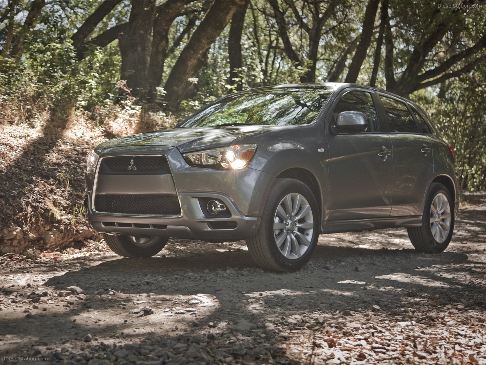 Mitsubishi Outlander Sport SE 2011