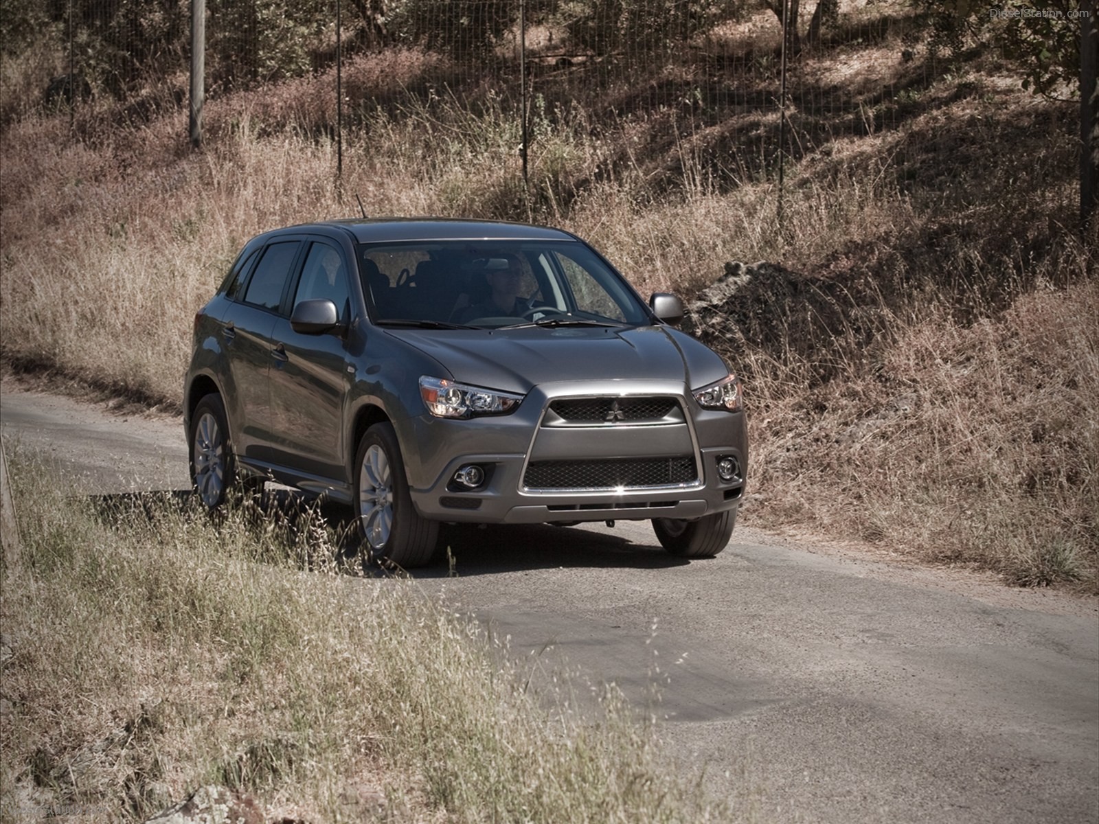 Mitsubishi Outlander Sport SE 2011