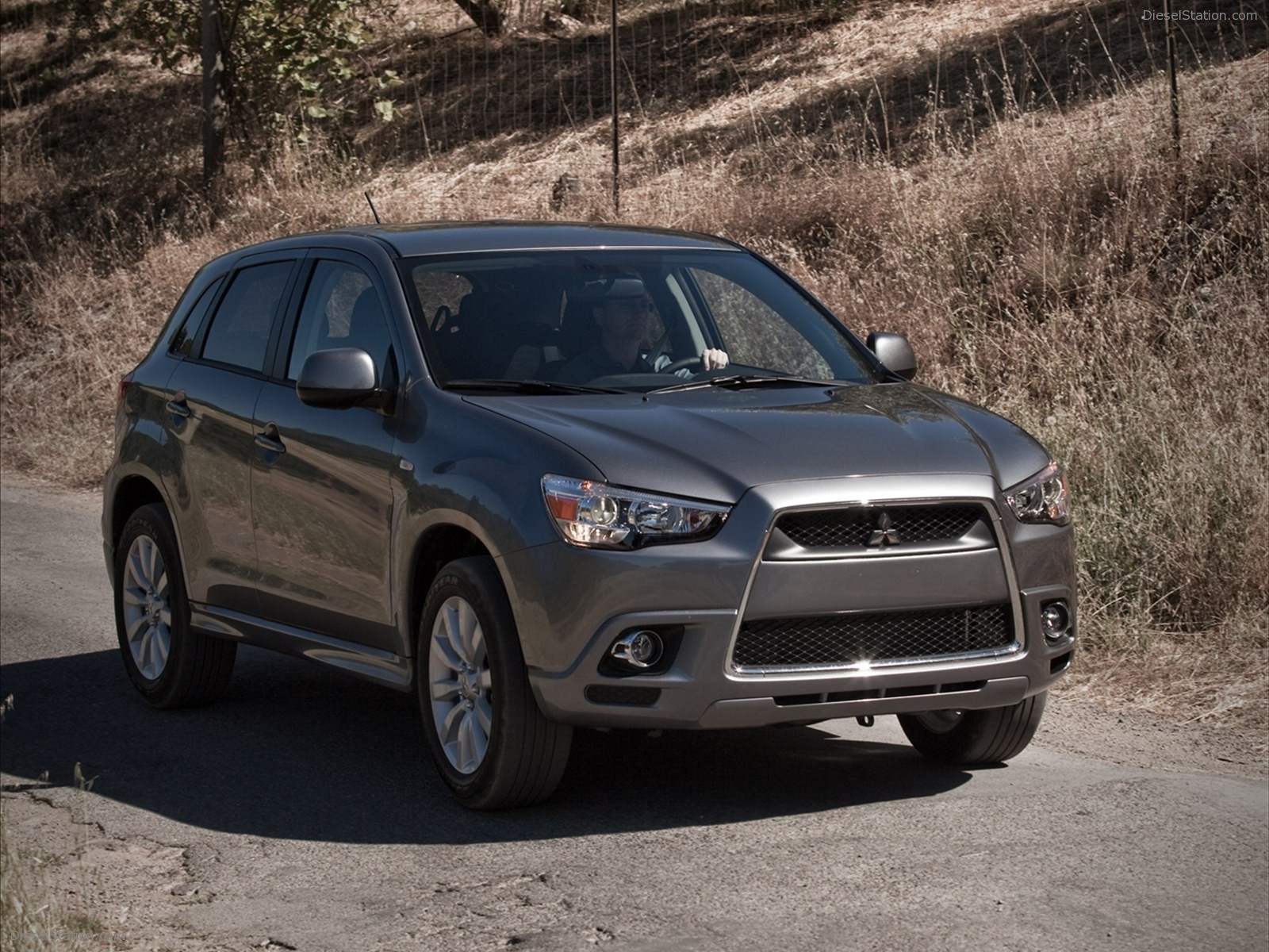 Mitsubishi Outlander Sport SE 2011