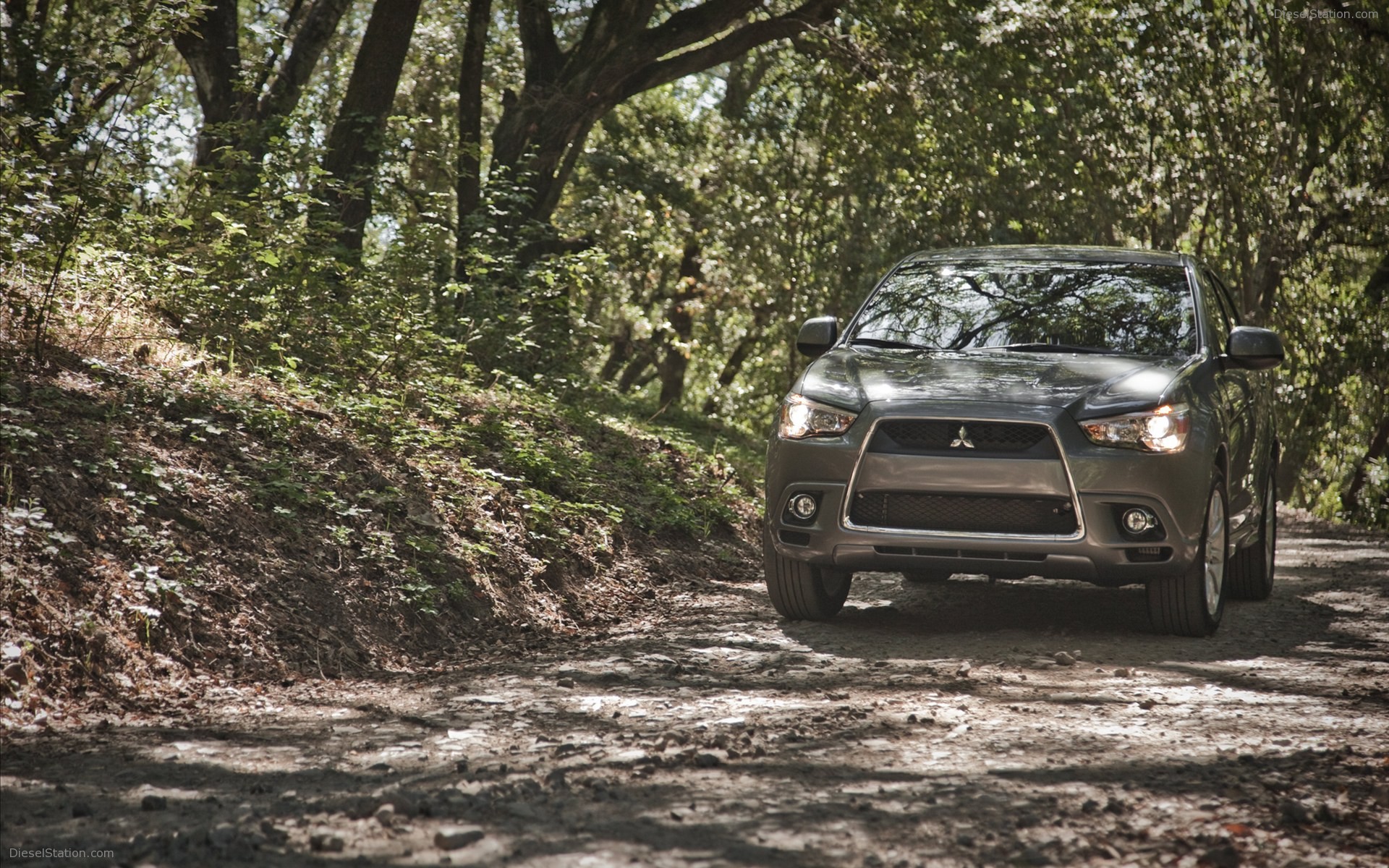 Mitsubishi Outlander Sport SE 2011