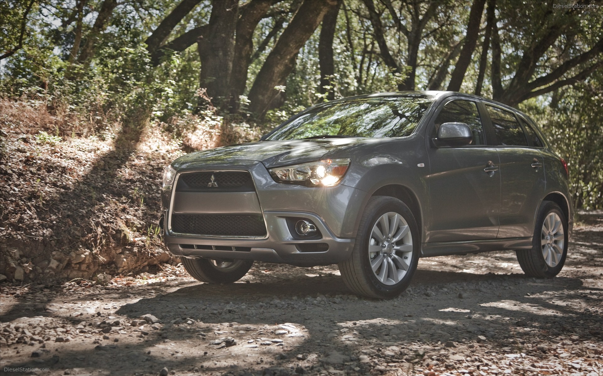 Mitsubishi Outlander Sport SE 2011
