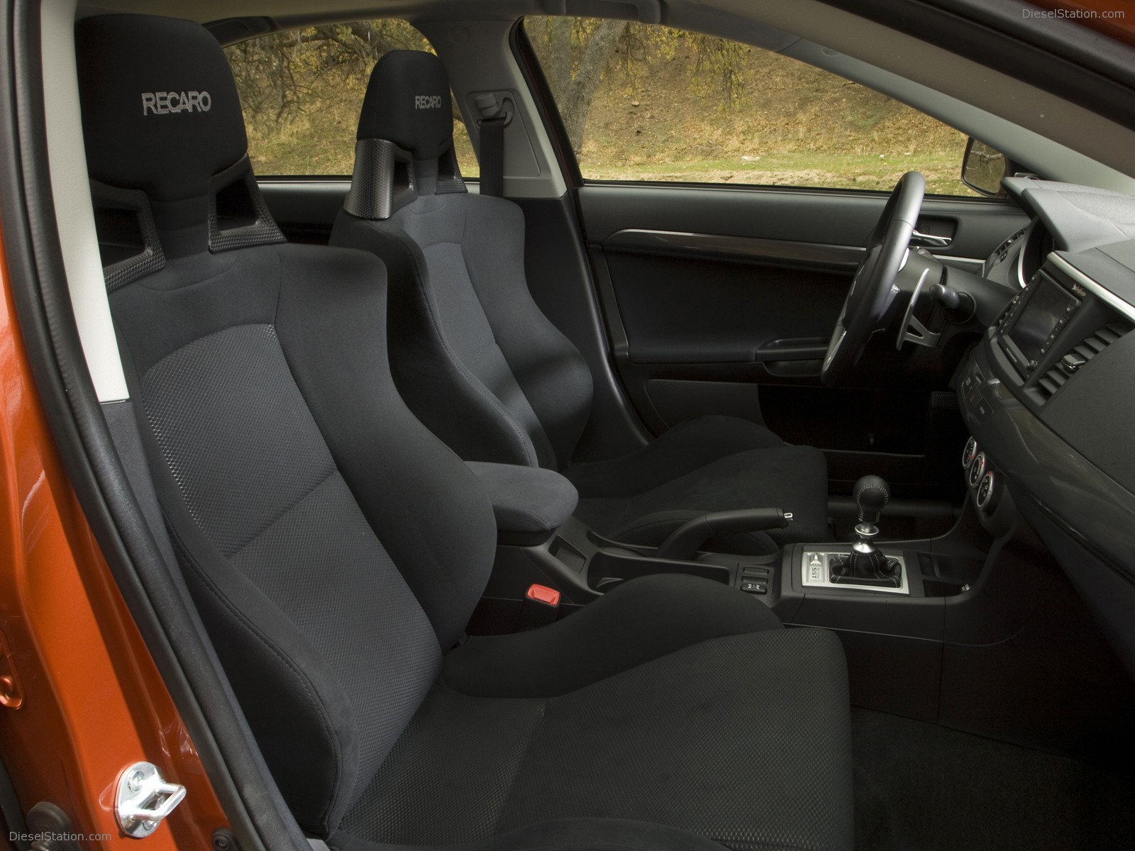 Mitsubishi Lancer Ralliart (2009) Pictures Mitsubishi Lancer Ralliart (2009) Pictures