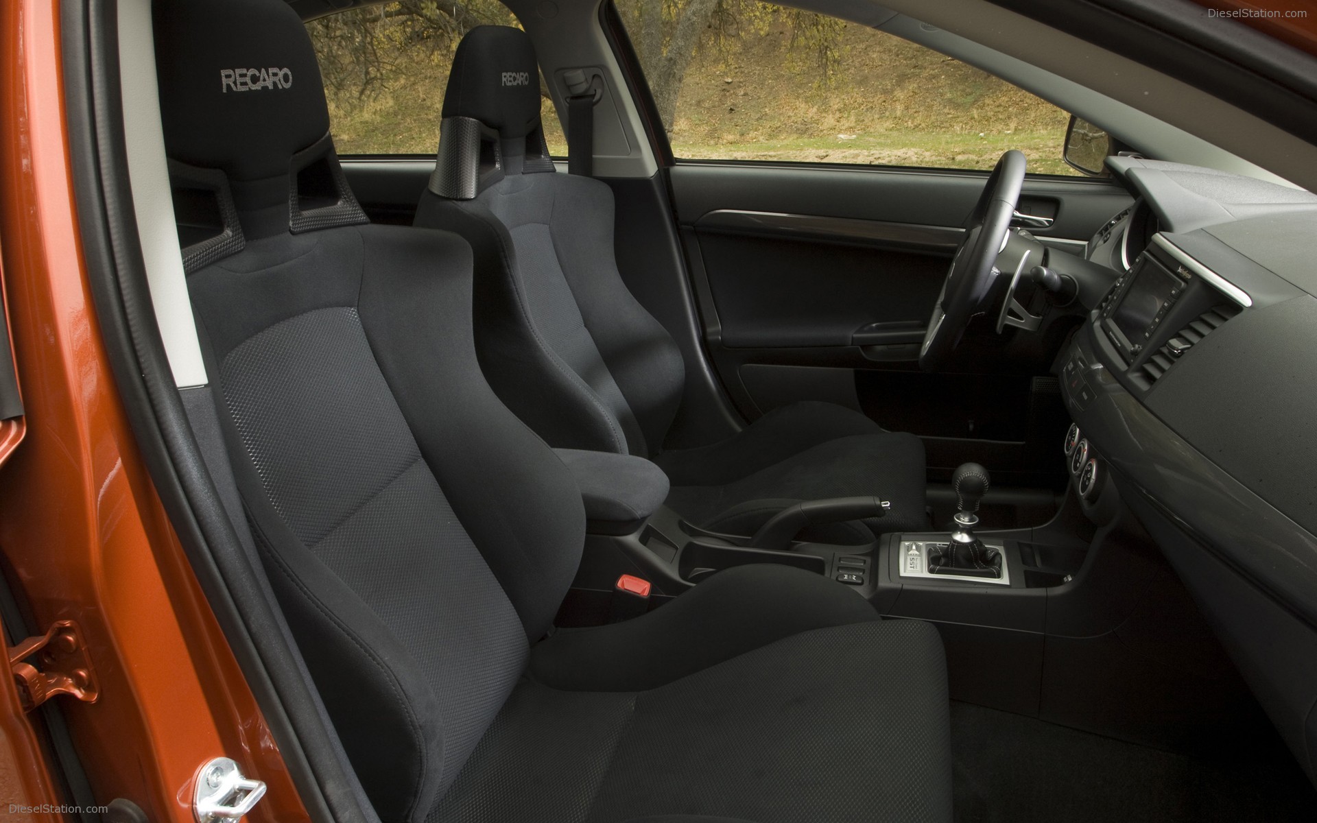 Mitsubishi Lancer Ralliart (2009) Pictures Mitsubishi Lancer Ralliart (2009) Pictures
