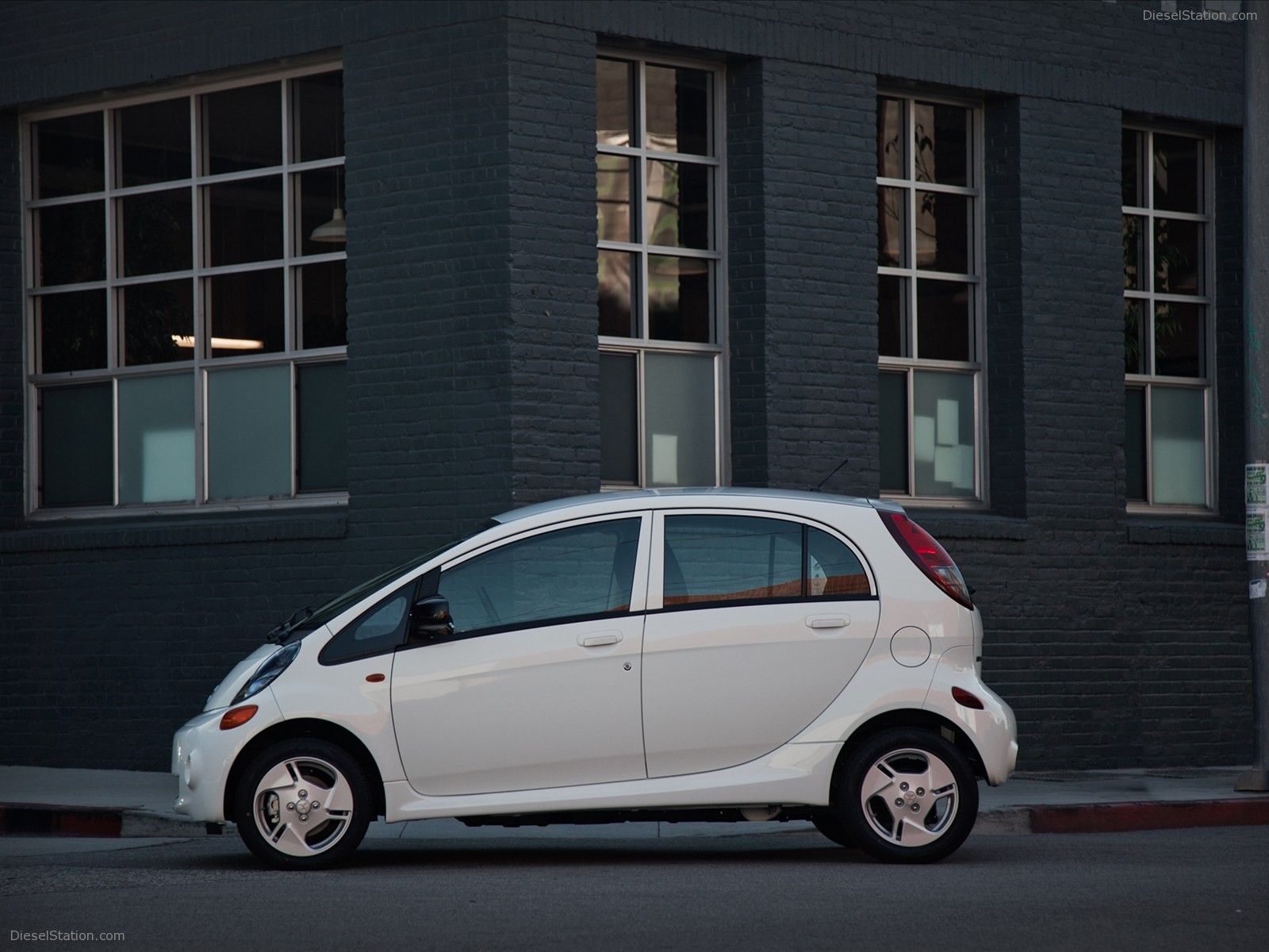 Mitsubishi i-MiEV American version 2012