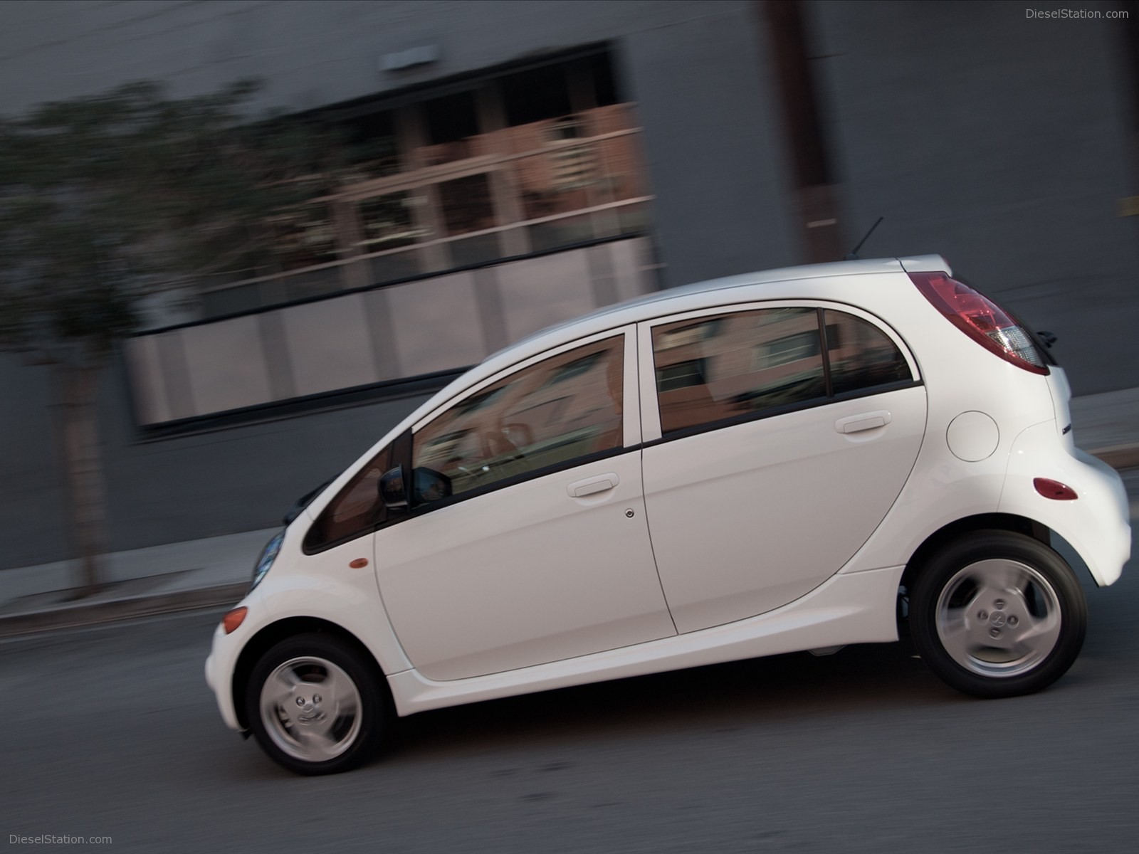 Mitsubishi i-MiEV American version 2012
