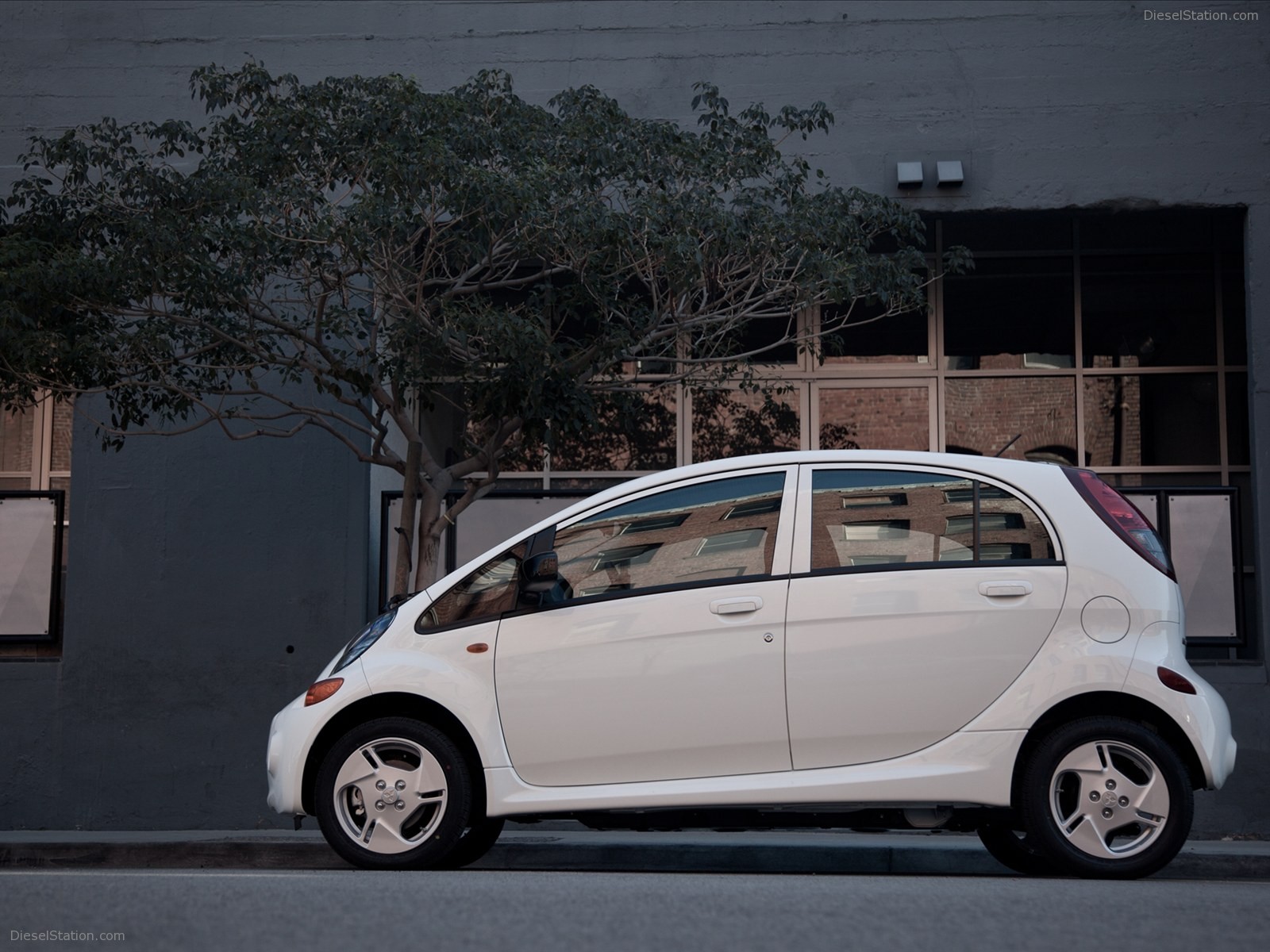 Mitsubishi i-MiEV American version 2012 Mitsubishi i-MiEV American version 2012