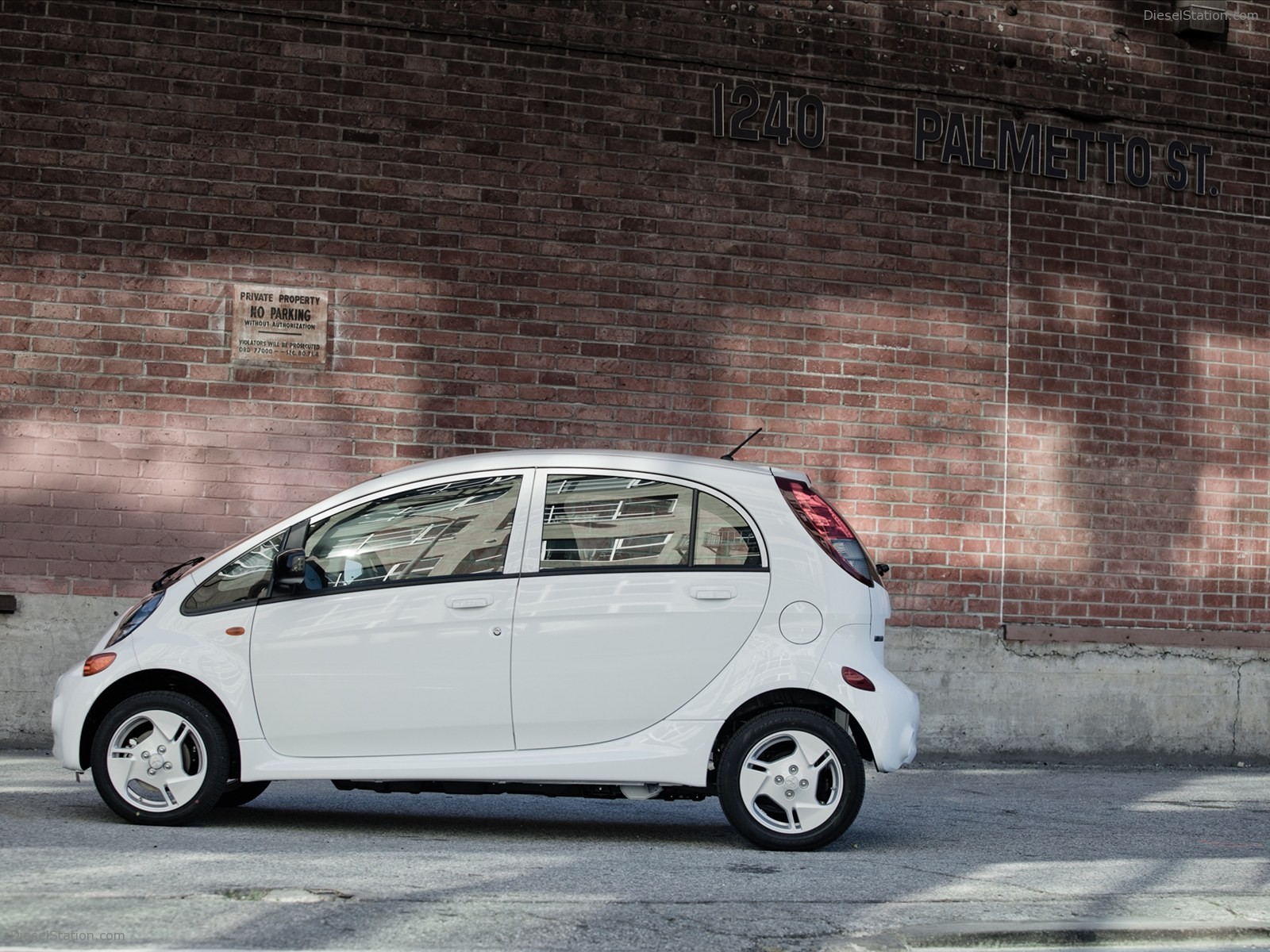 Mitsubishi i-MiEV American version 2012 Mitsubishi i-MiEV American version 2012