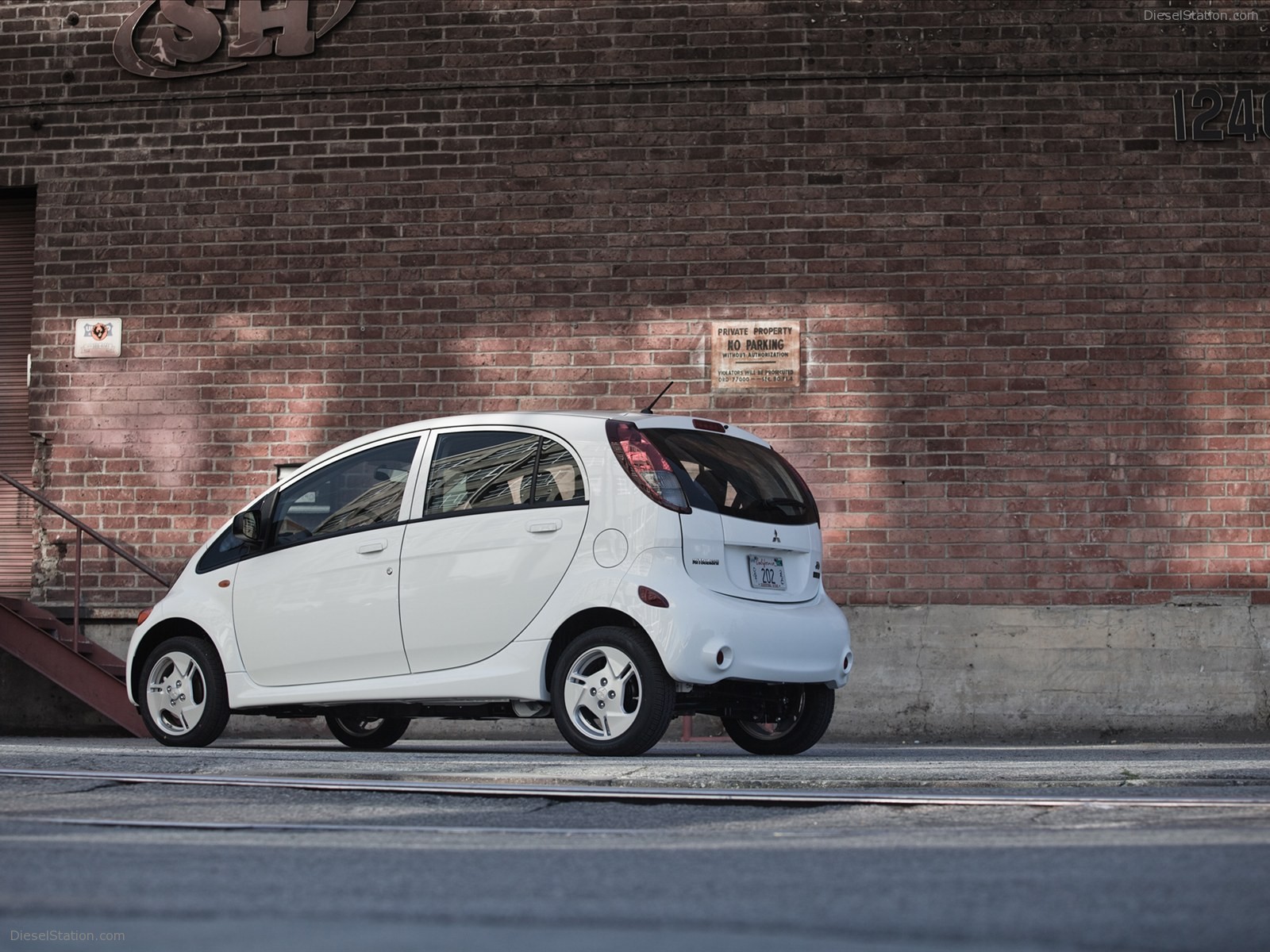 Mitsubishi i-MiEV American version 2012