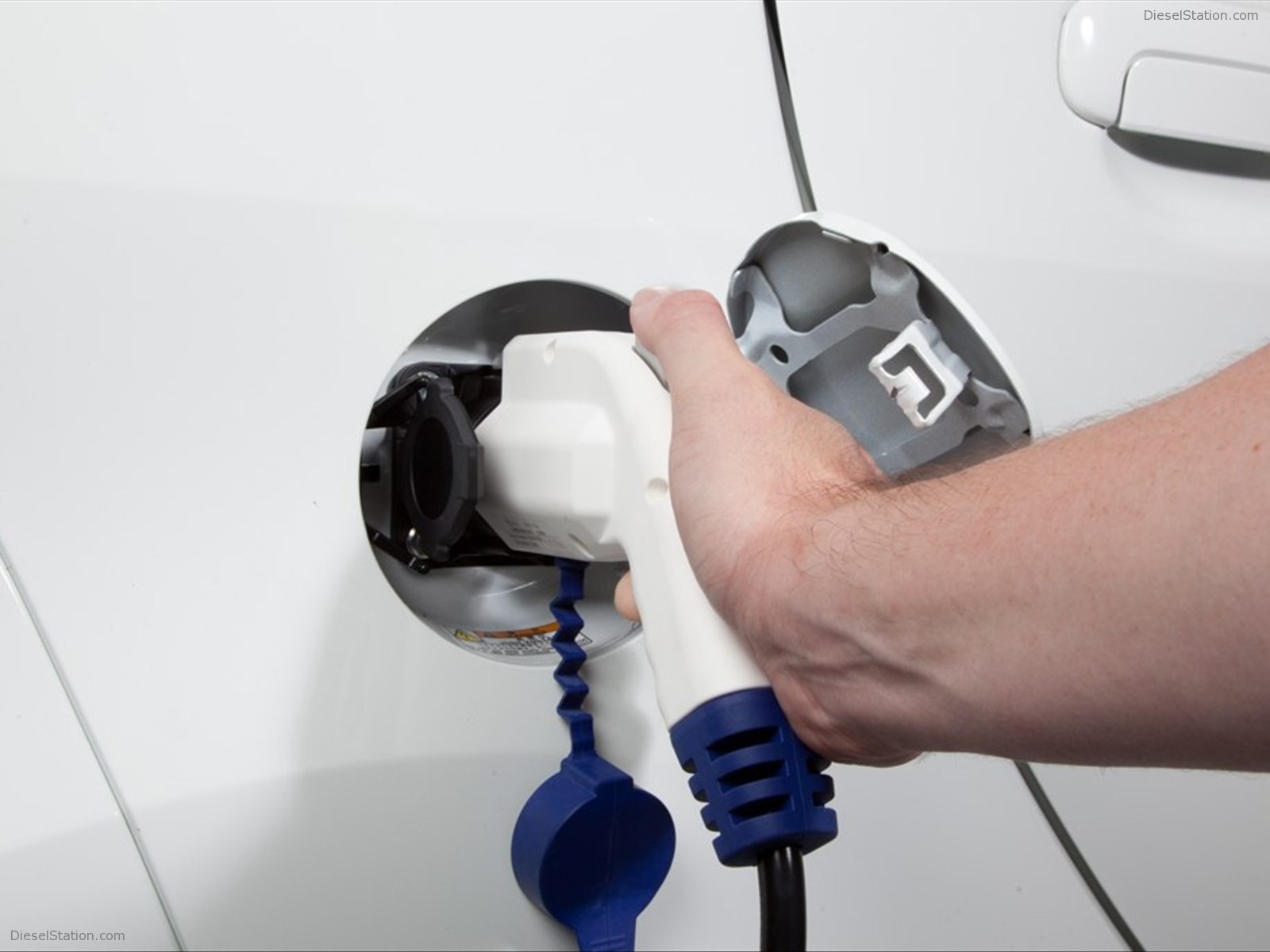 Mitsubishi i-MiEV American version 2012