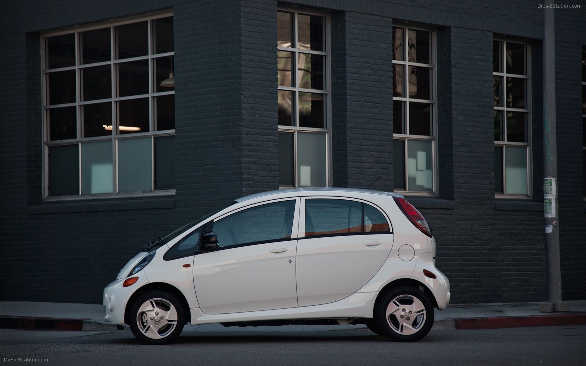 Mitsubishi i-MiEV American version 2012