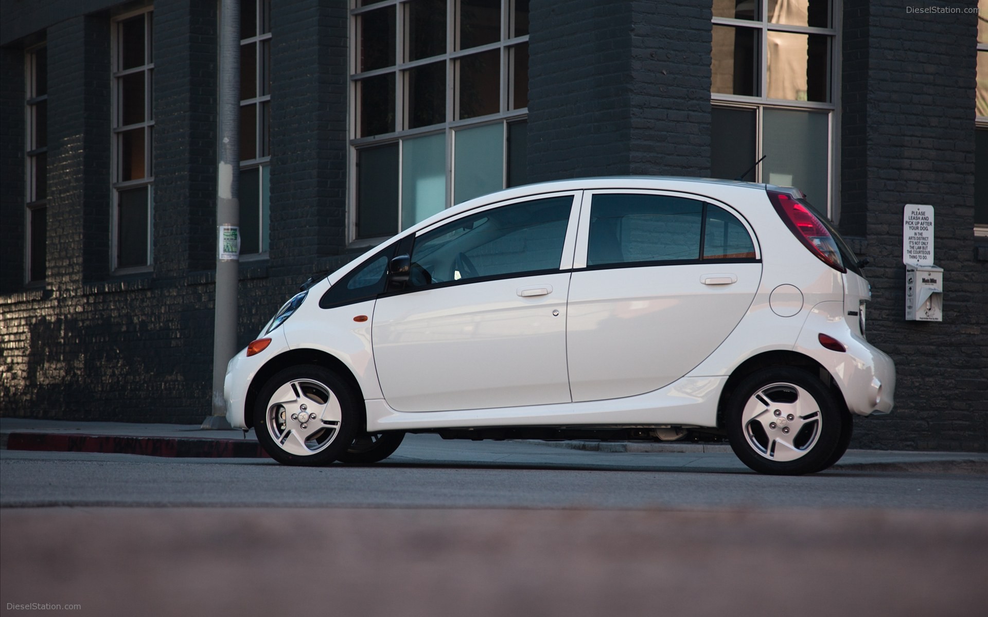 Mitsubishi i-MiEV American version 2012 Mitsubishi i-MiEV American version 2012