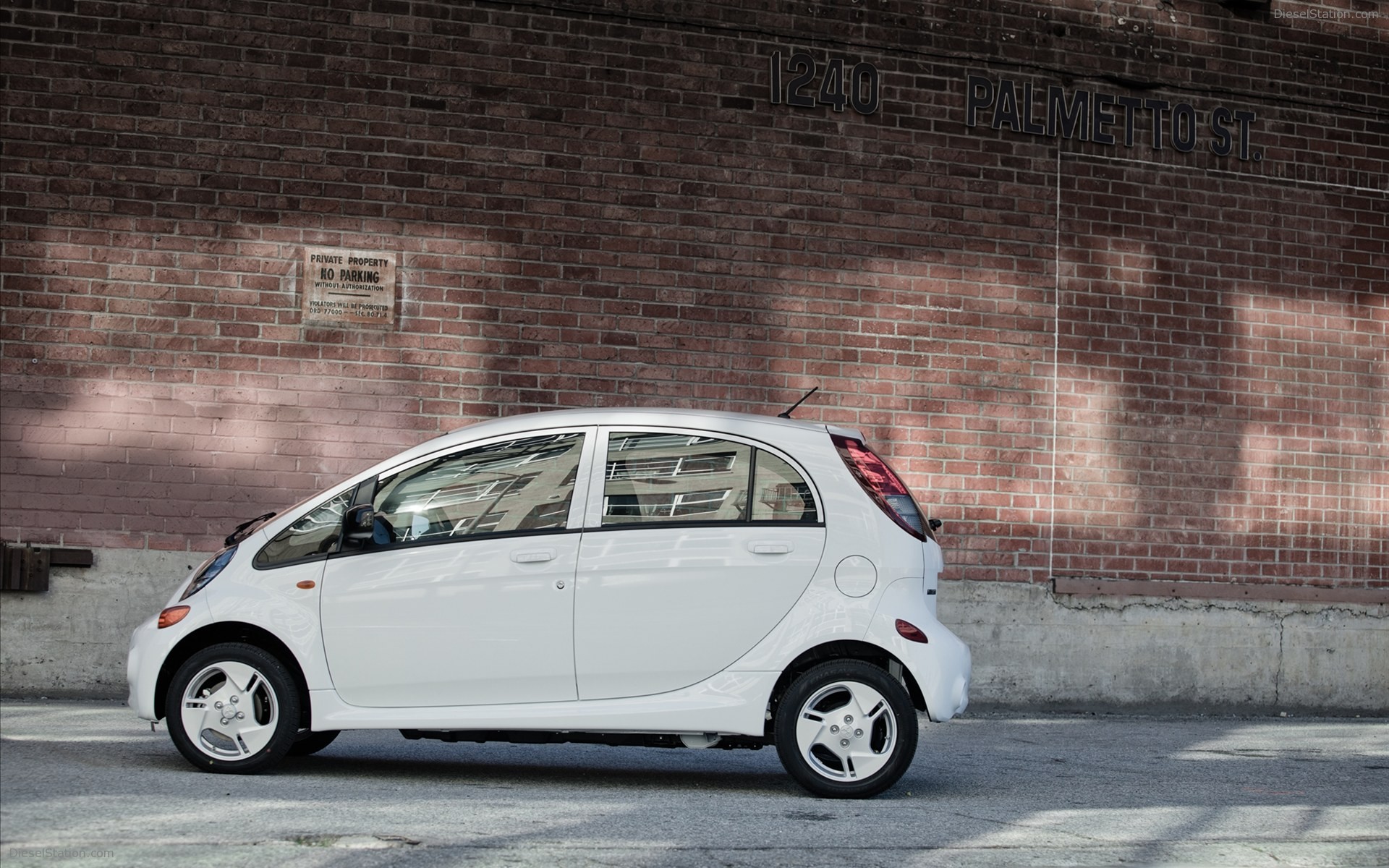 Mitsubishi i-MiEV American version 2012 Mitsubishi i-MiEV American version 2012