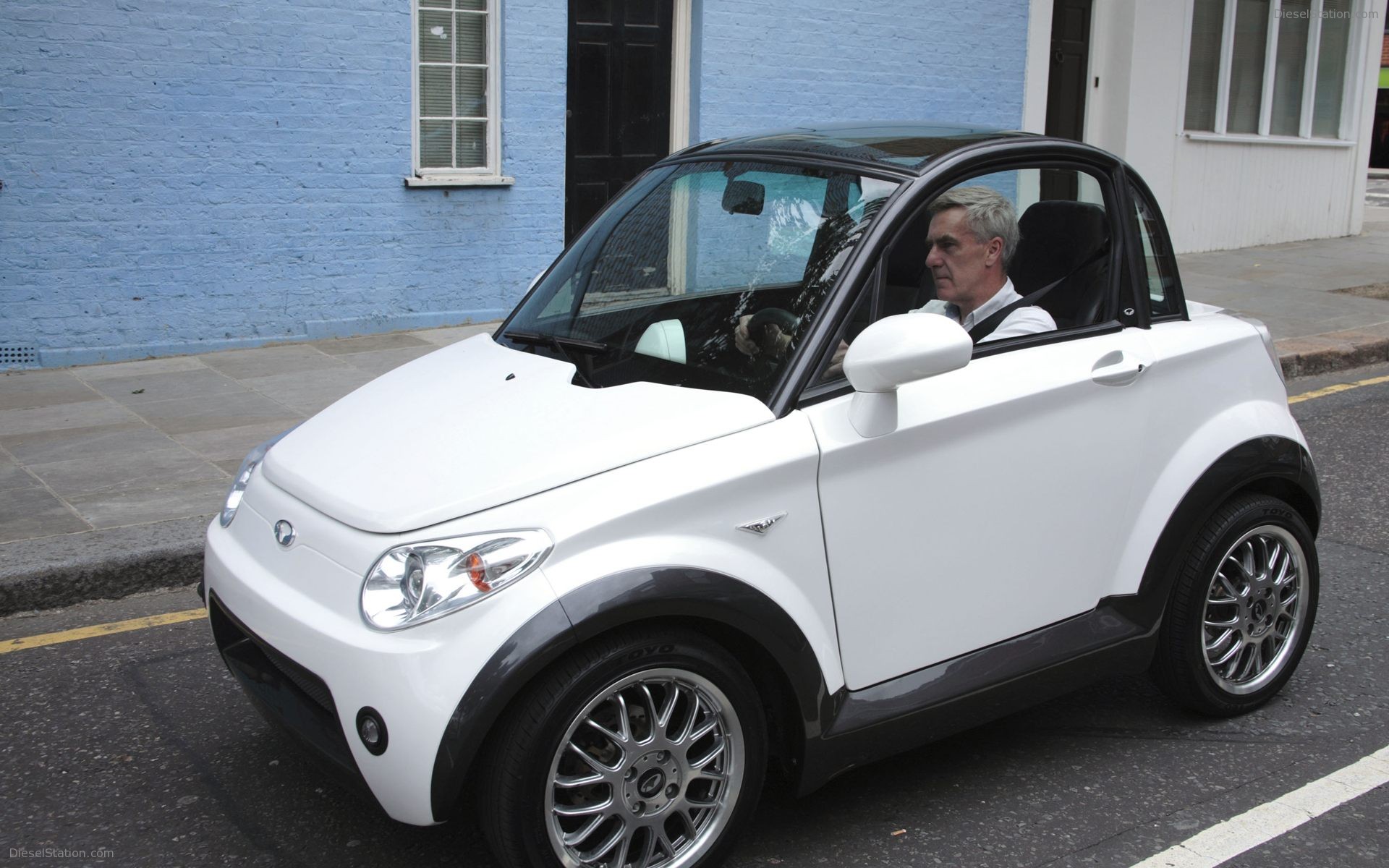 MyCar - an Electric Car by Nice Car Company MyCar - an Electric Car by Nice Car Company