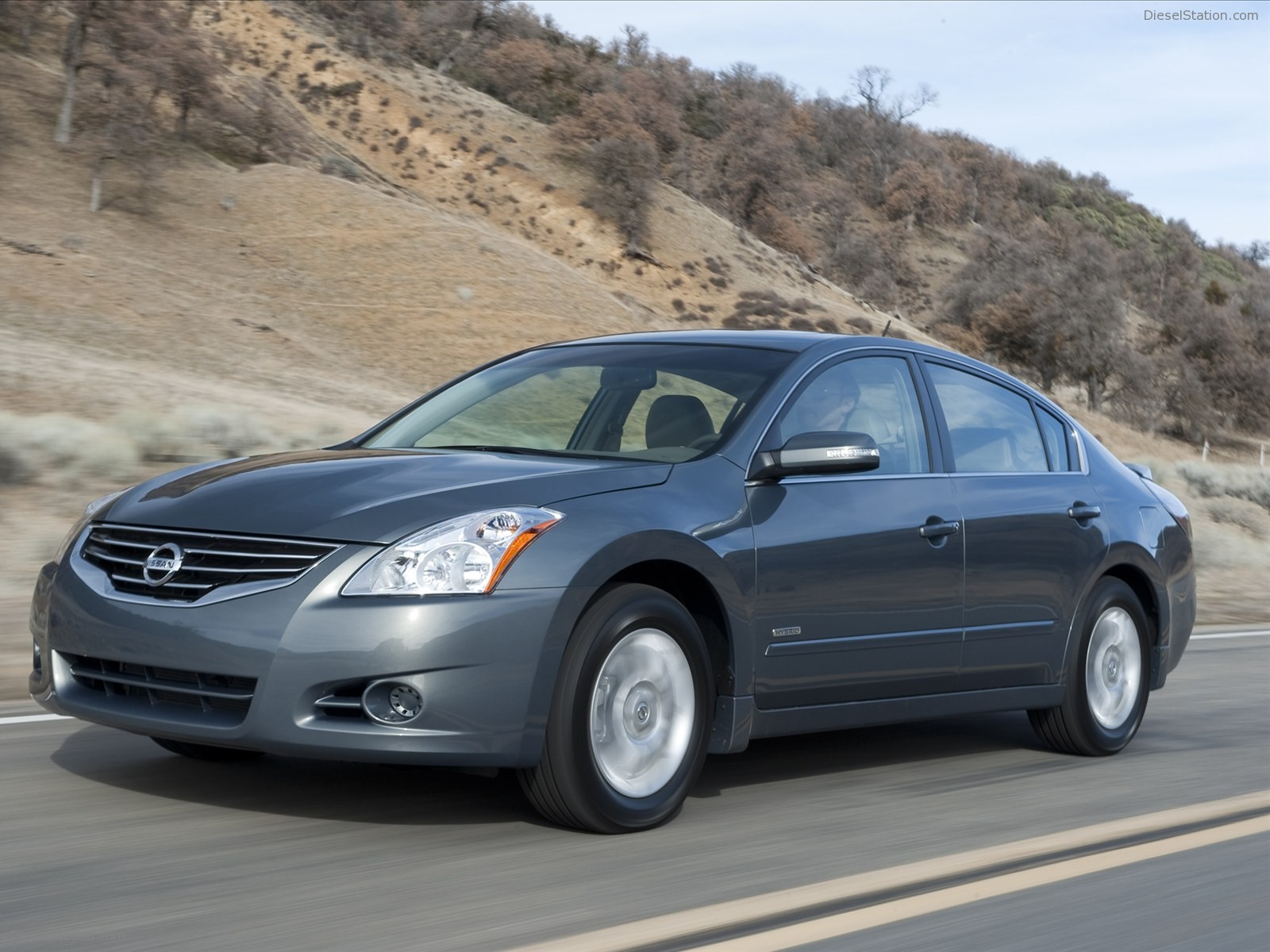 Nissan Altima Hybrid 2011
