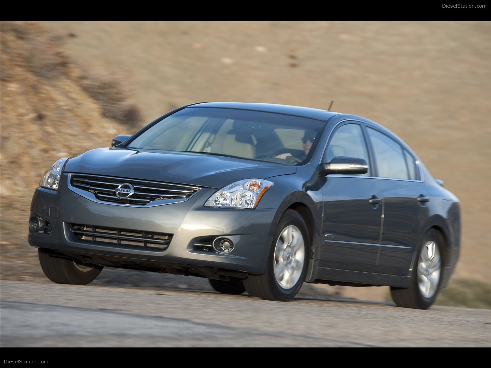 Nissan Altima Hybrid 2011