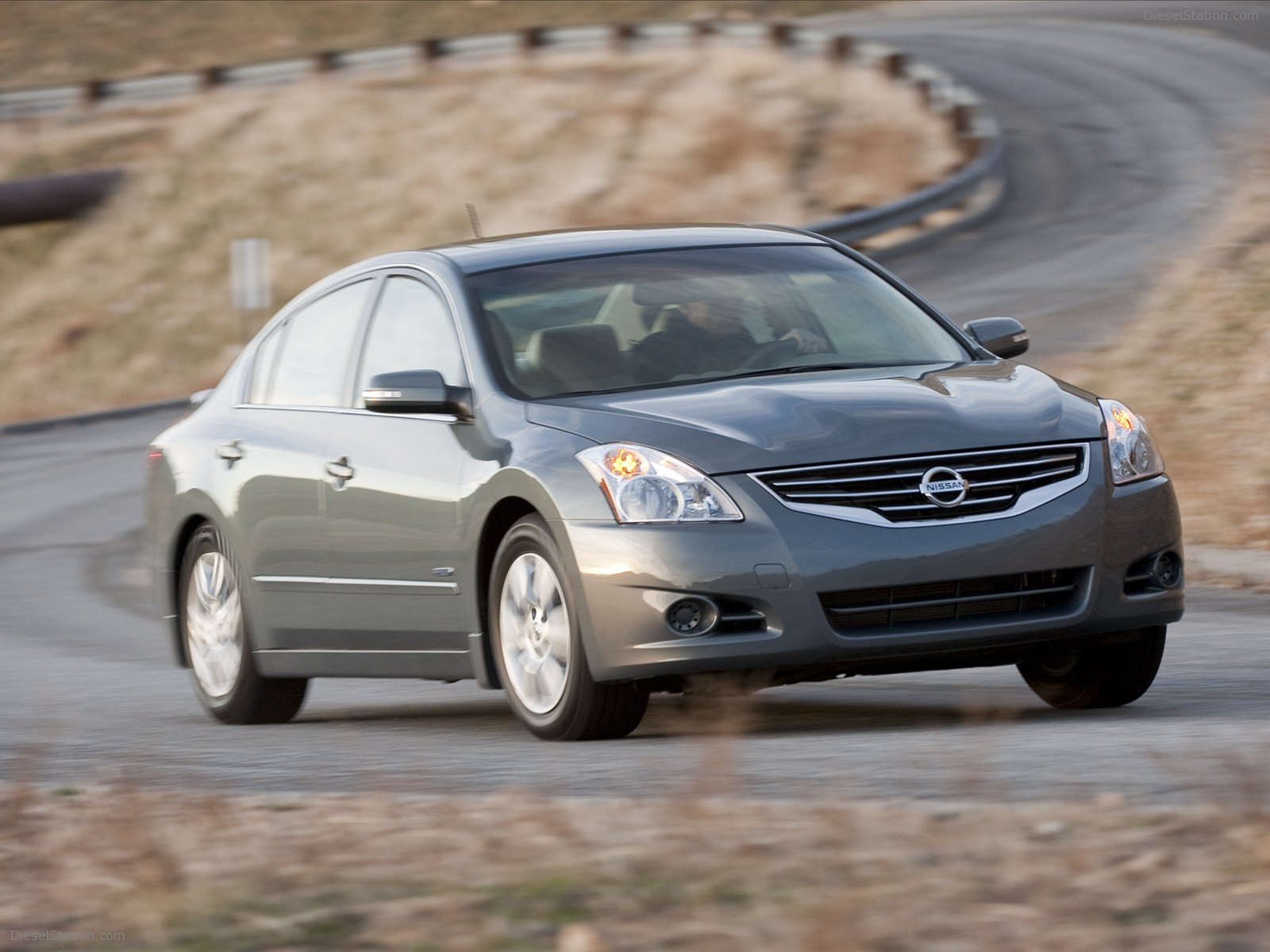 Nissan Altima Hybrid 2011