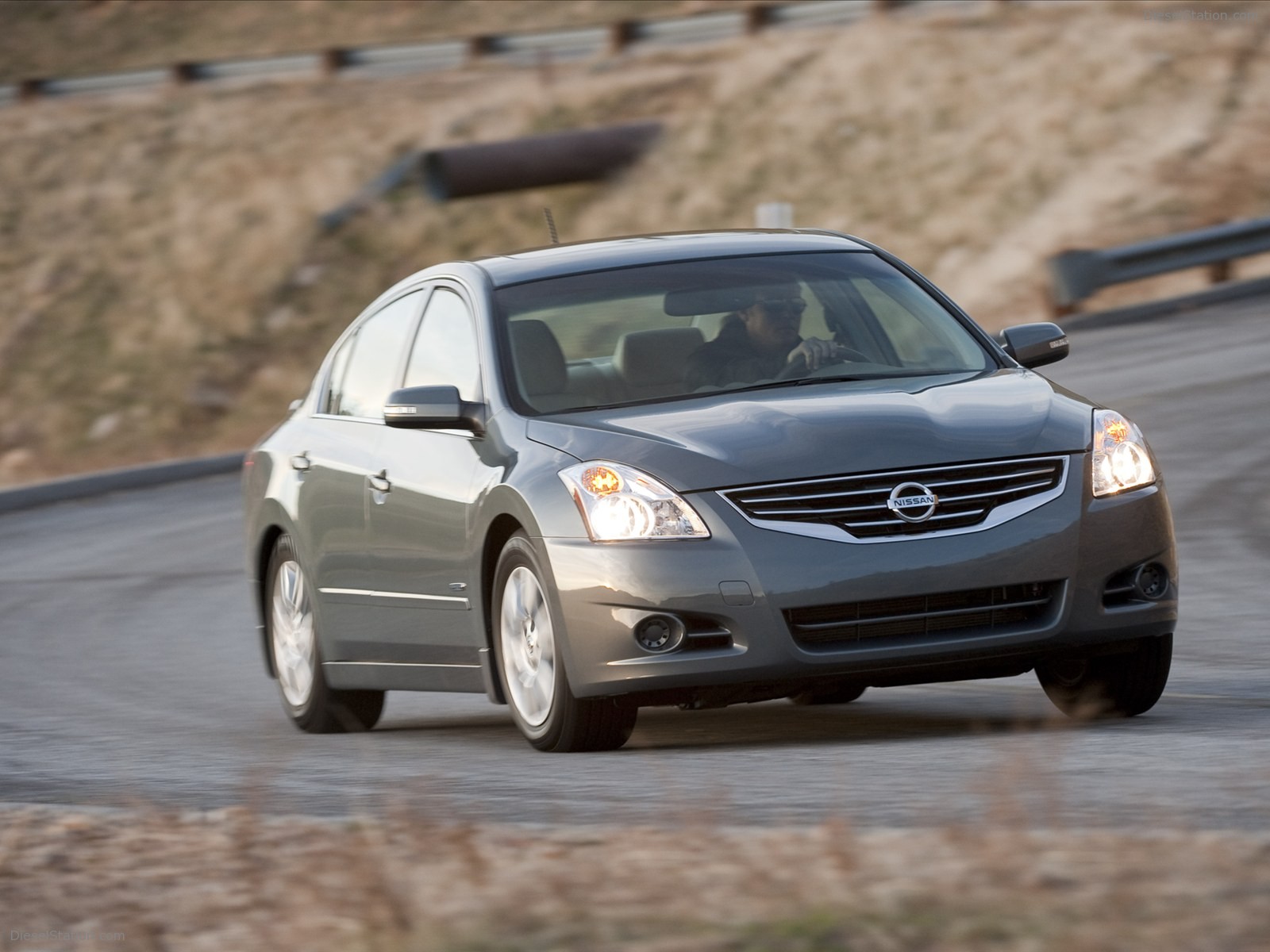 Nissan Altima Hybrid 2011