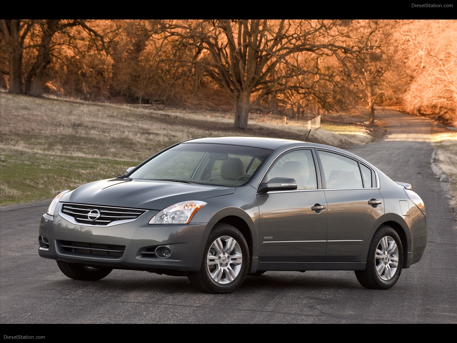 Nissan Altima Hybrid 2011