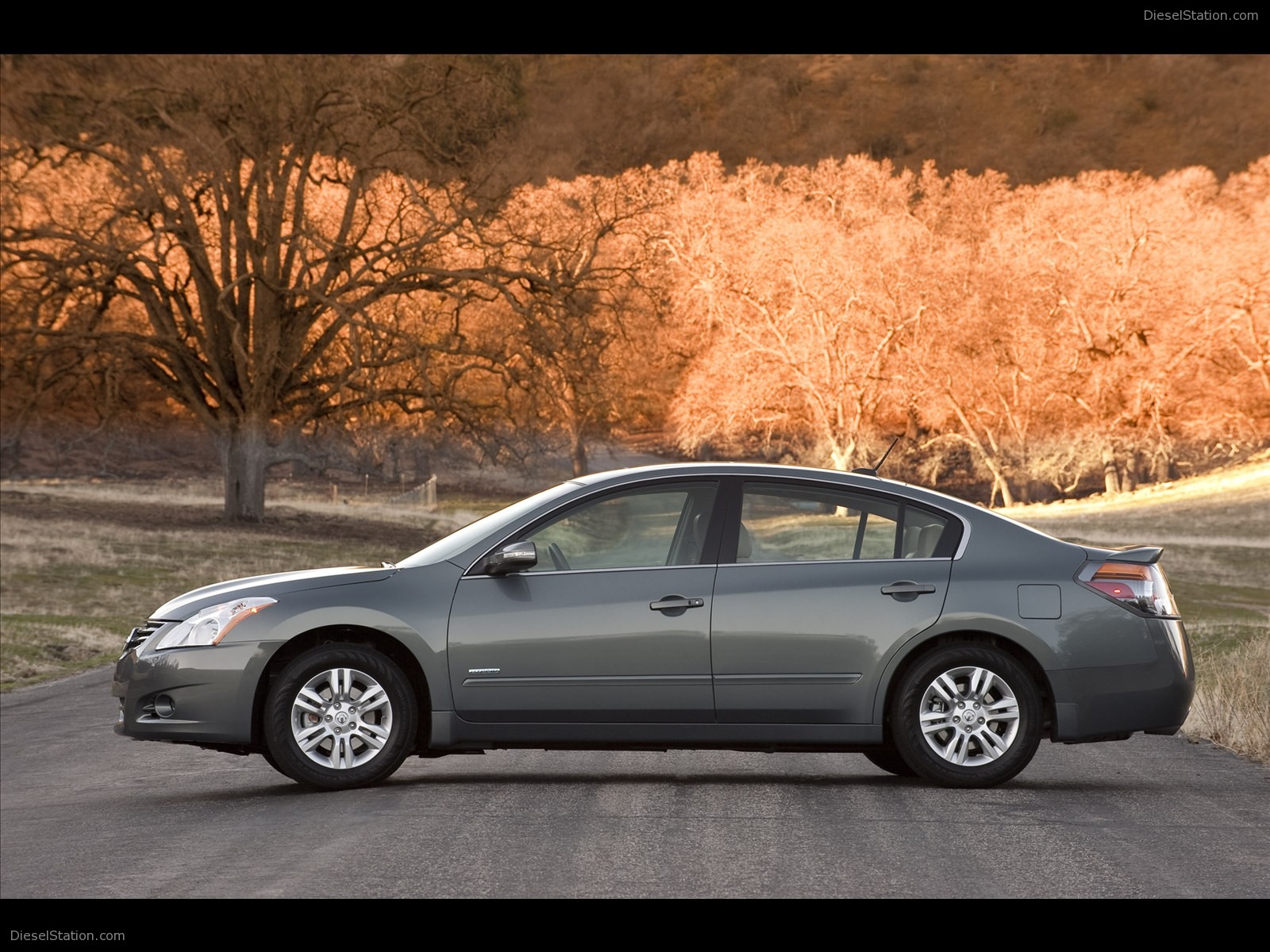 Nissan Altima Hybrid 2011