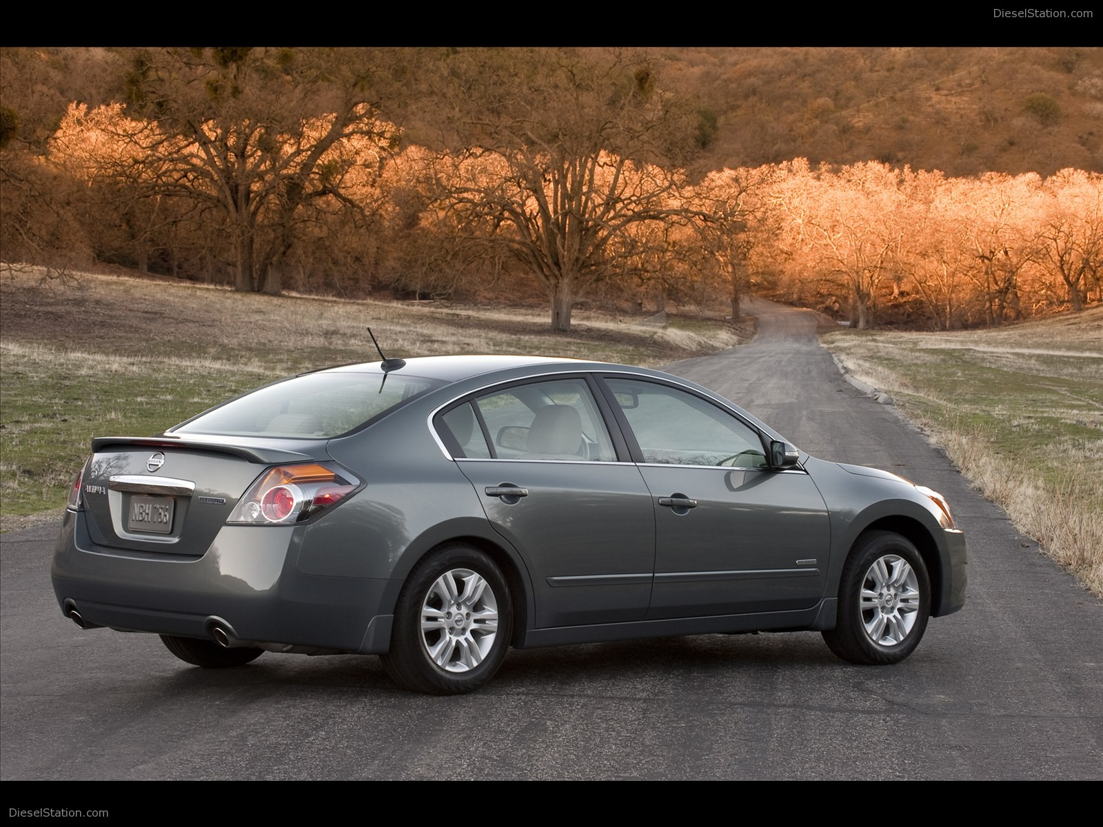 Nissan Altima Hybrid 2011