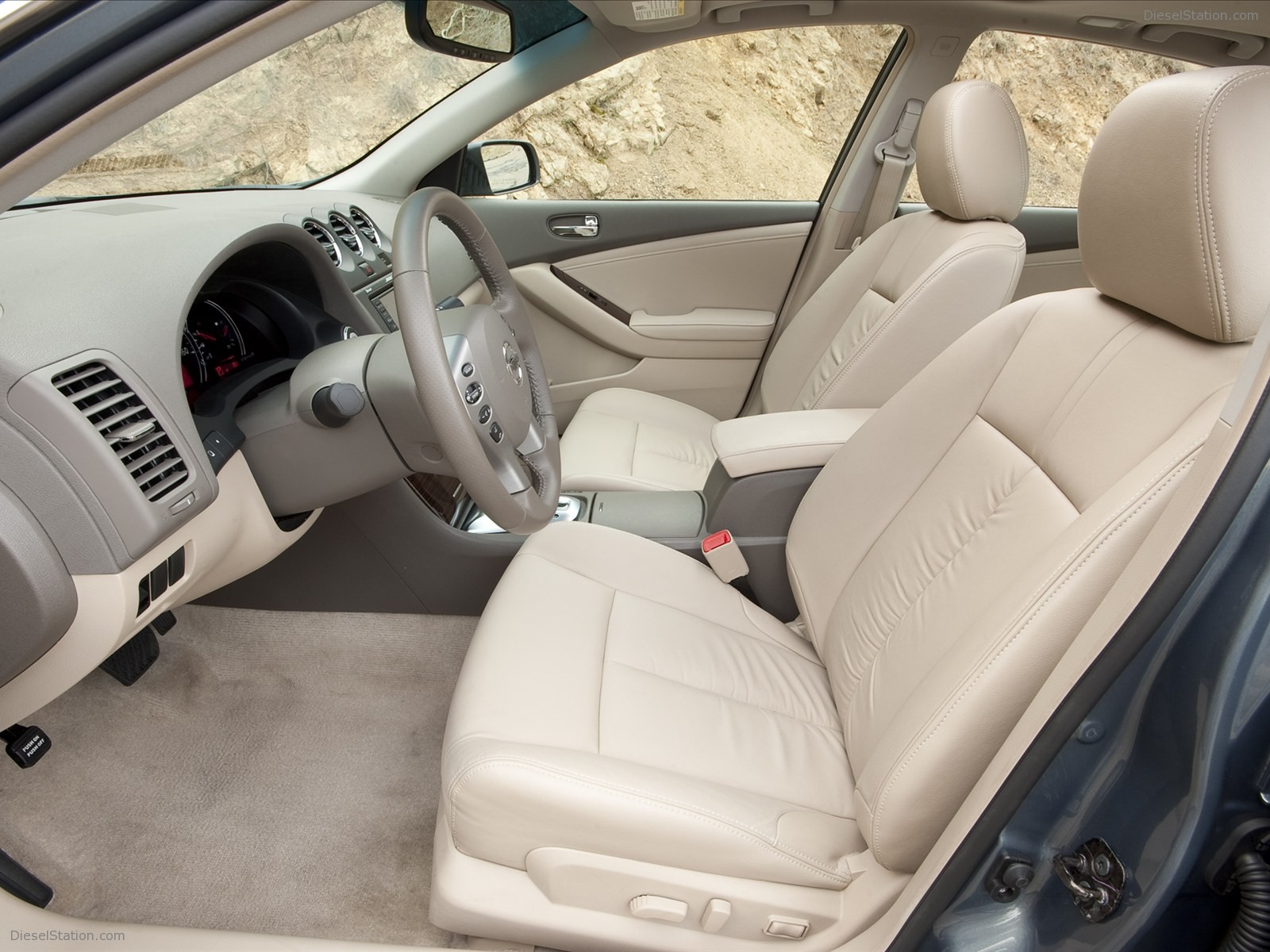 Nissan Altima Hybrid 2011