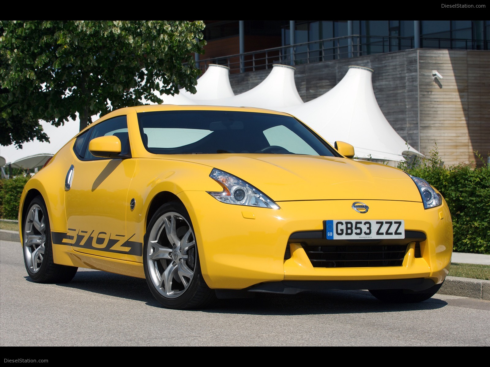 2010 Nissan 370Z Yellow