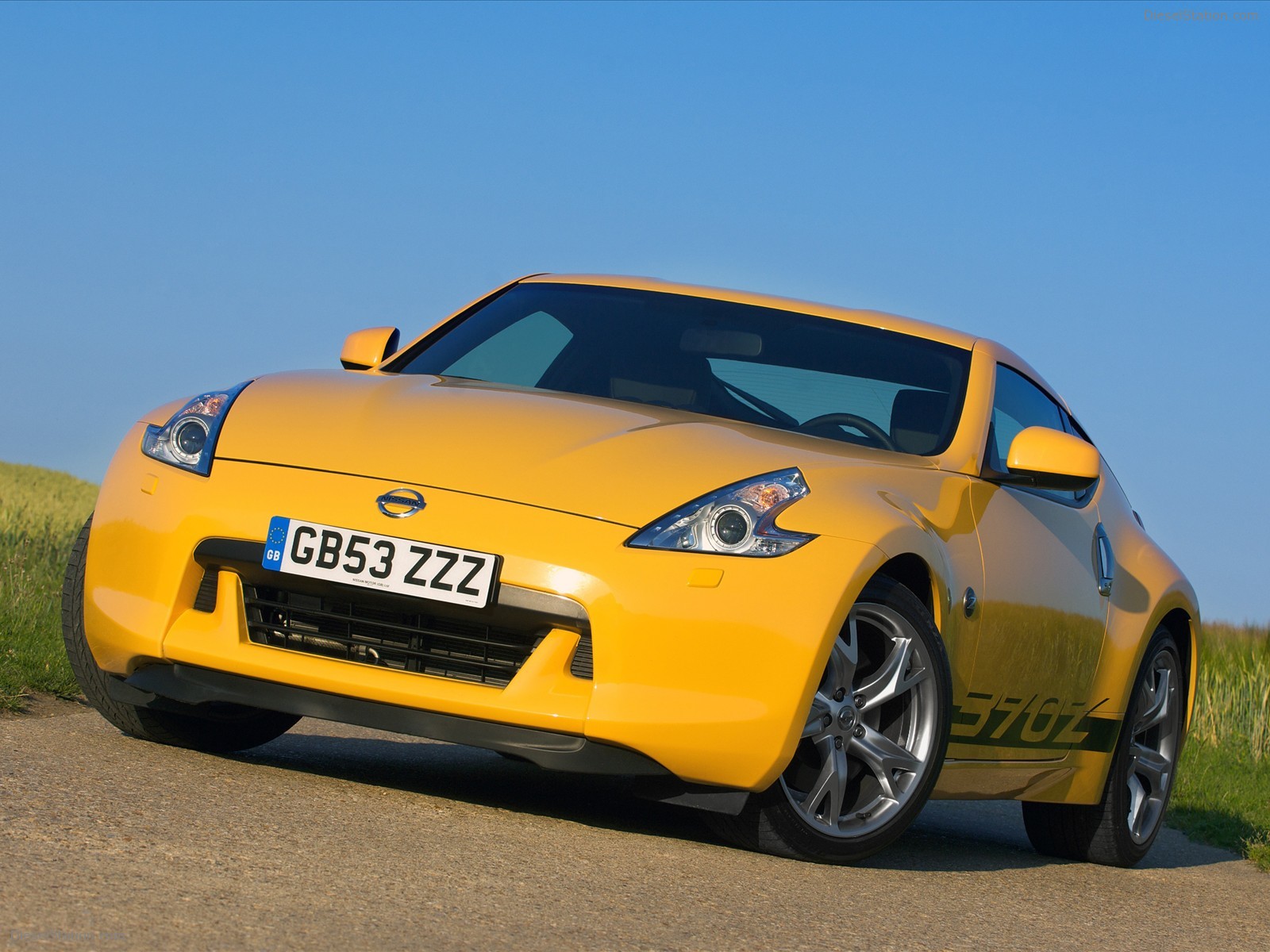 2010 Nissan 370Z Yellow