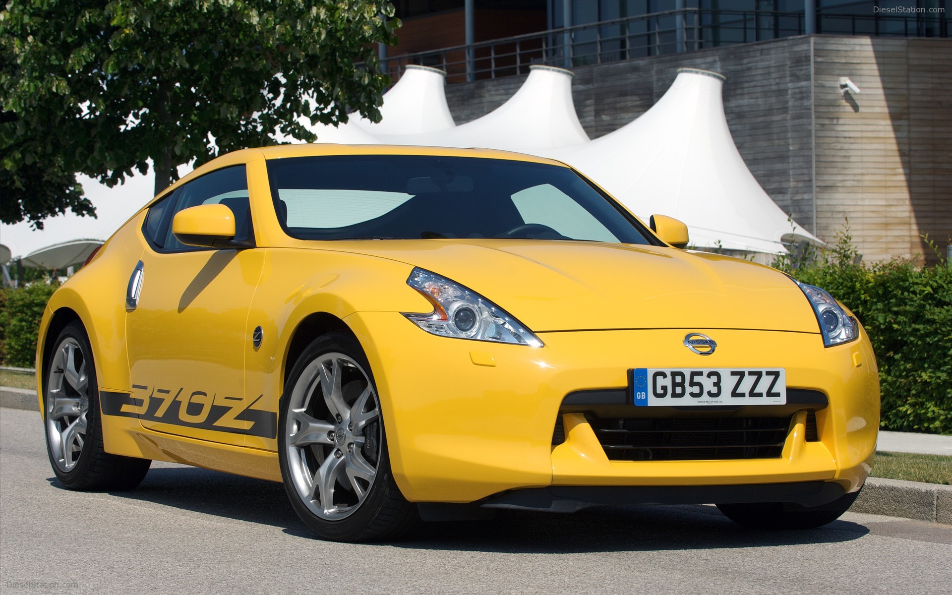 2010 Nissan 370Z Yellow