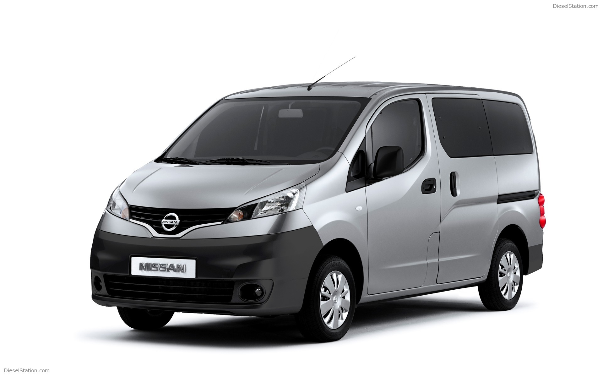 2010 NISSAN NV200