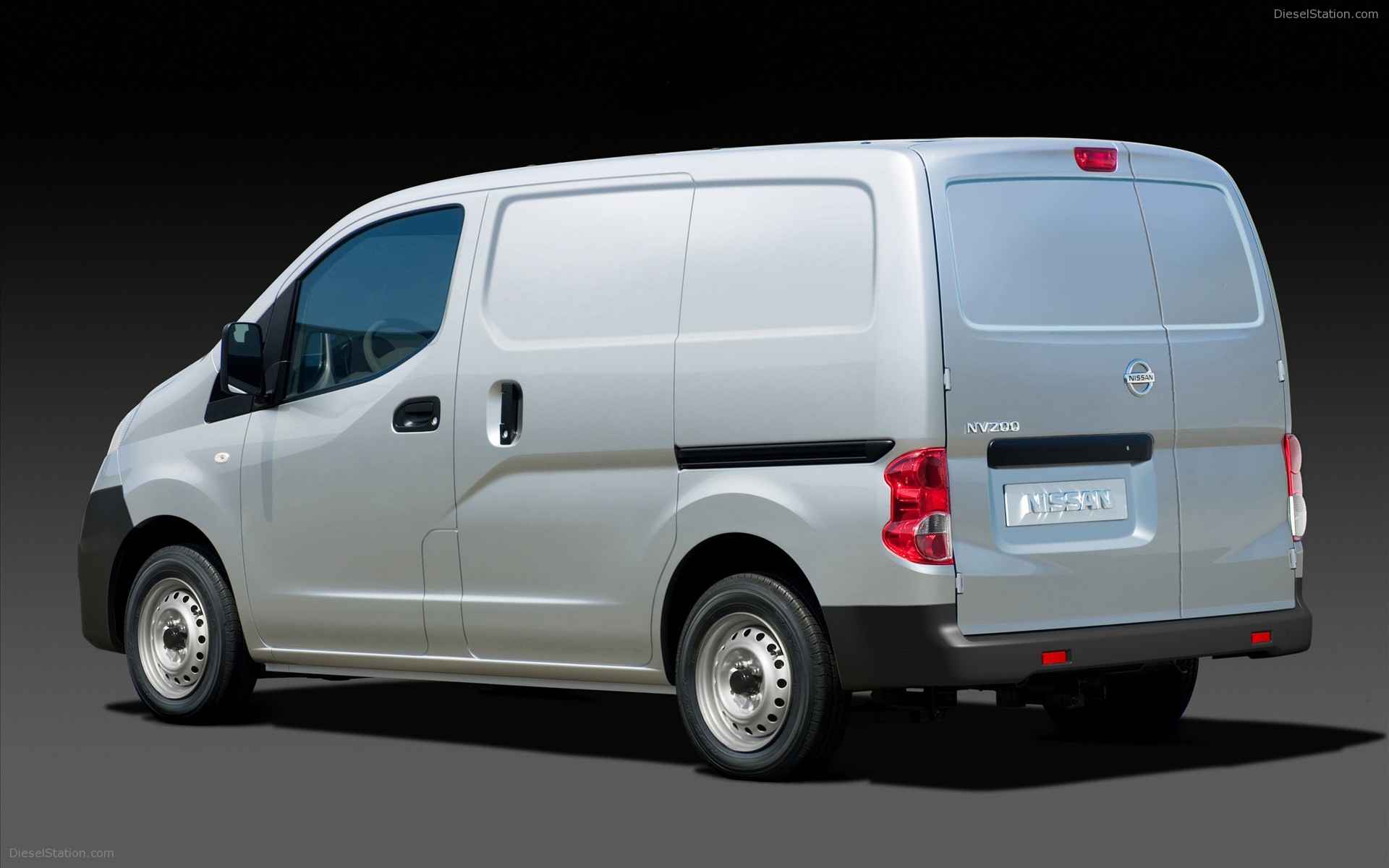2010 NISSAN NV200