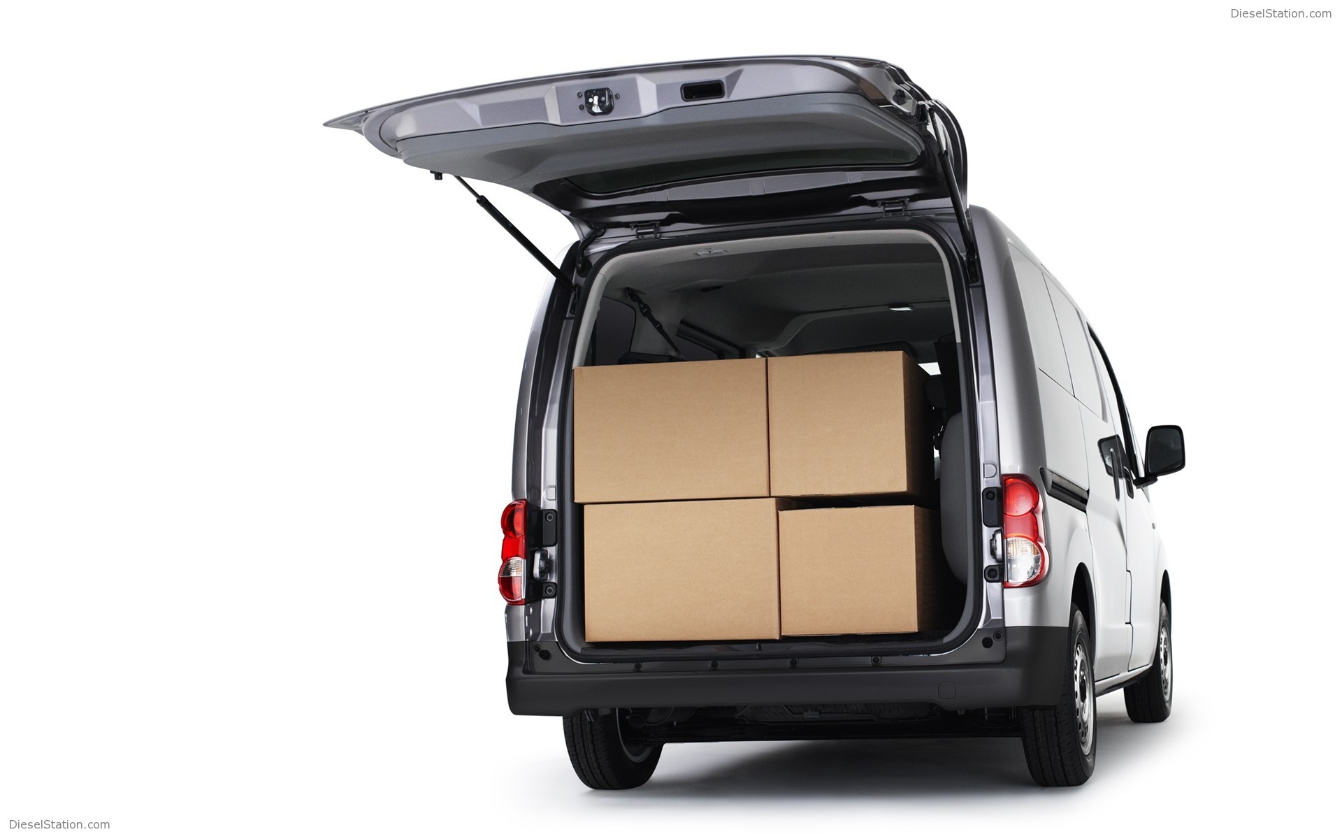 2010 NISSAN NV200