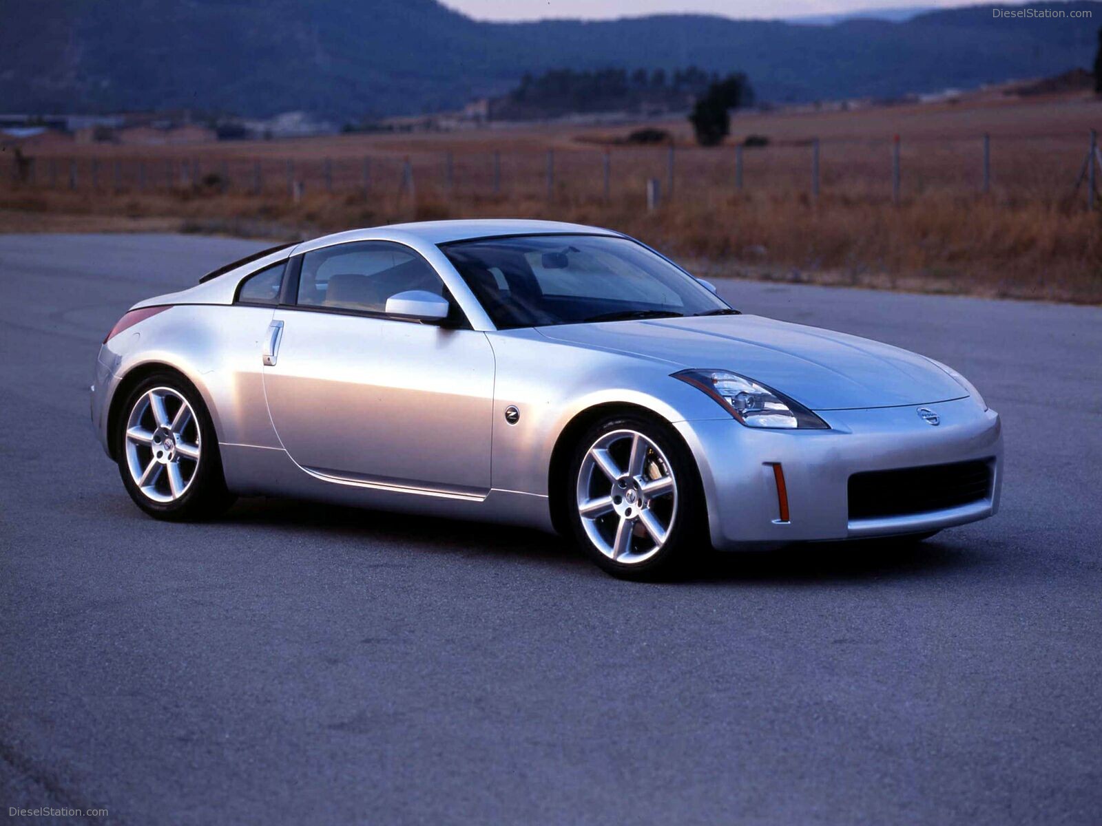 Auto article ru. Nissan Fairlady 350z. Nissan Fairlady z 2003. Ниссан Файрледи z 350z. Nissan Fairlady z 2005.