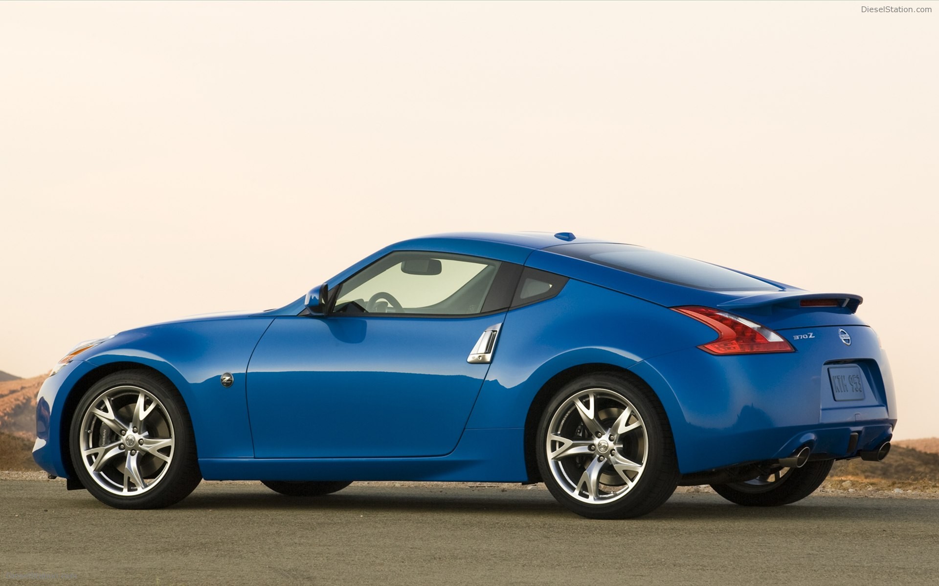 Nissan 370Z Coupe 2012