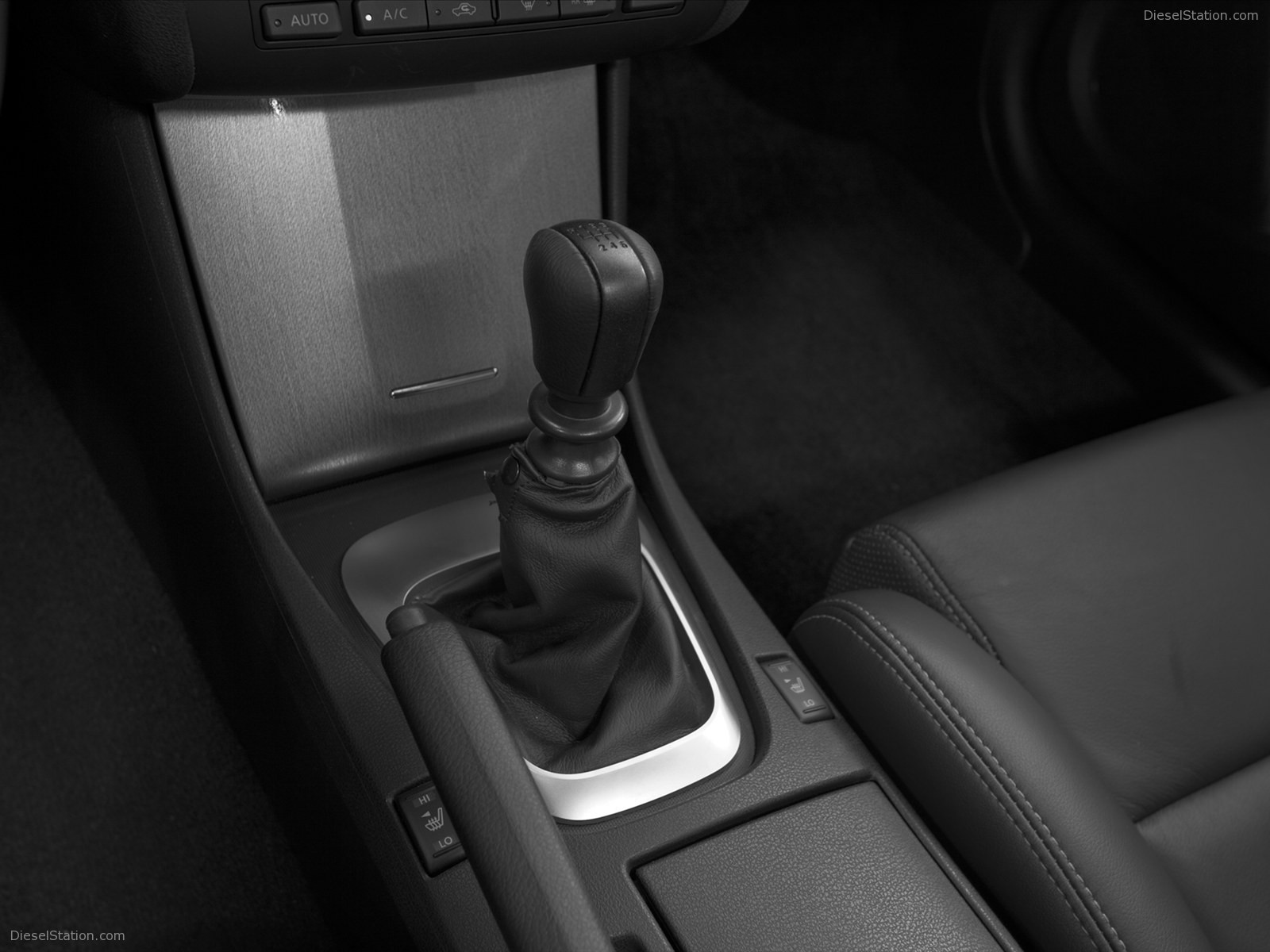 Nissan Altima Coupe 2012
