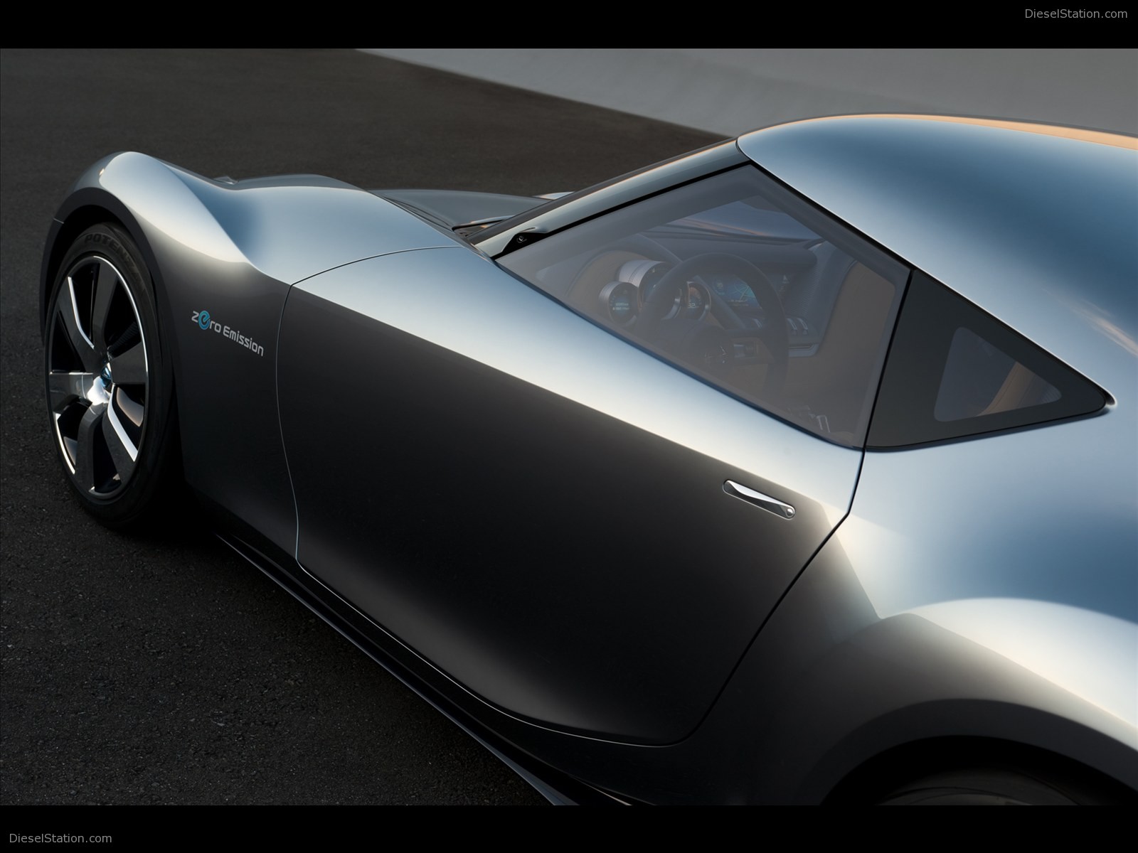 Nissan ESFLOW Electric Concept Car 2011