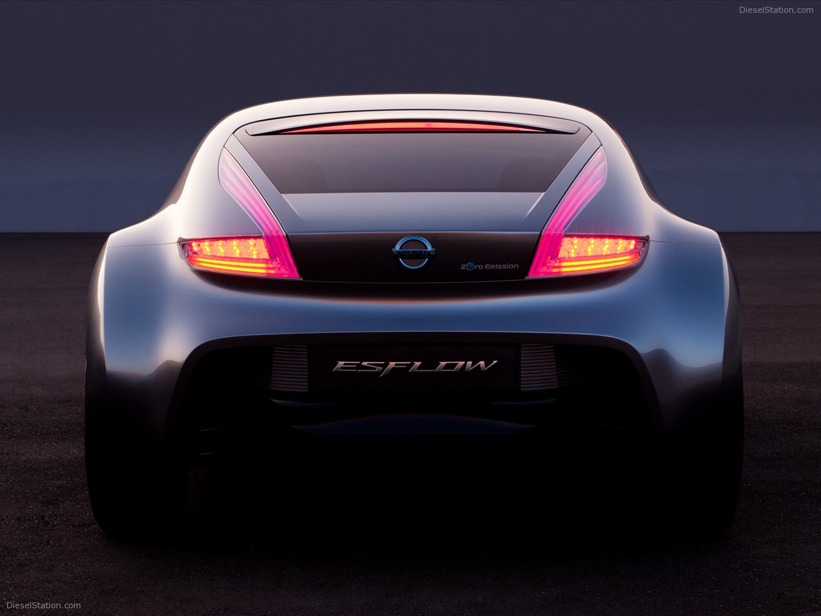Nissan ESFLOW Electric Concept Car 2011