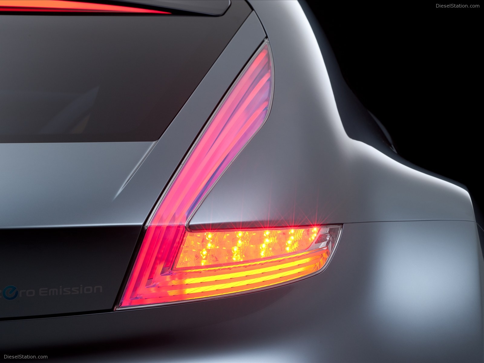 Nissan ESFLOW Electric Concept Car 2011