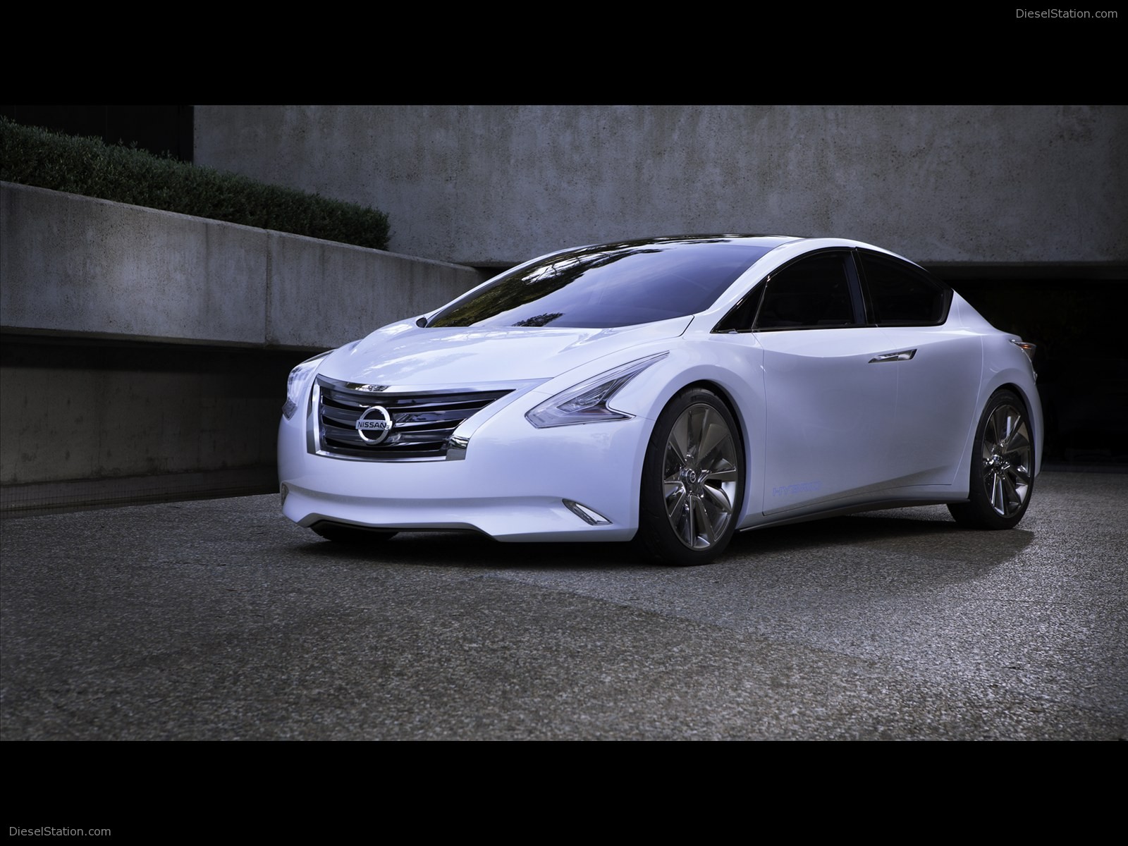 Nissan Ellure Concept 2010
