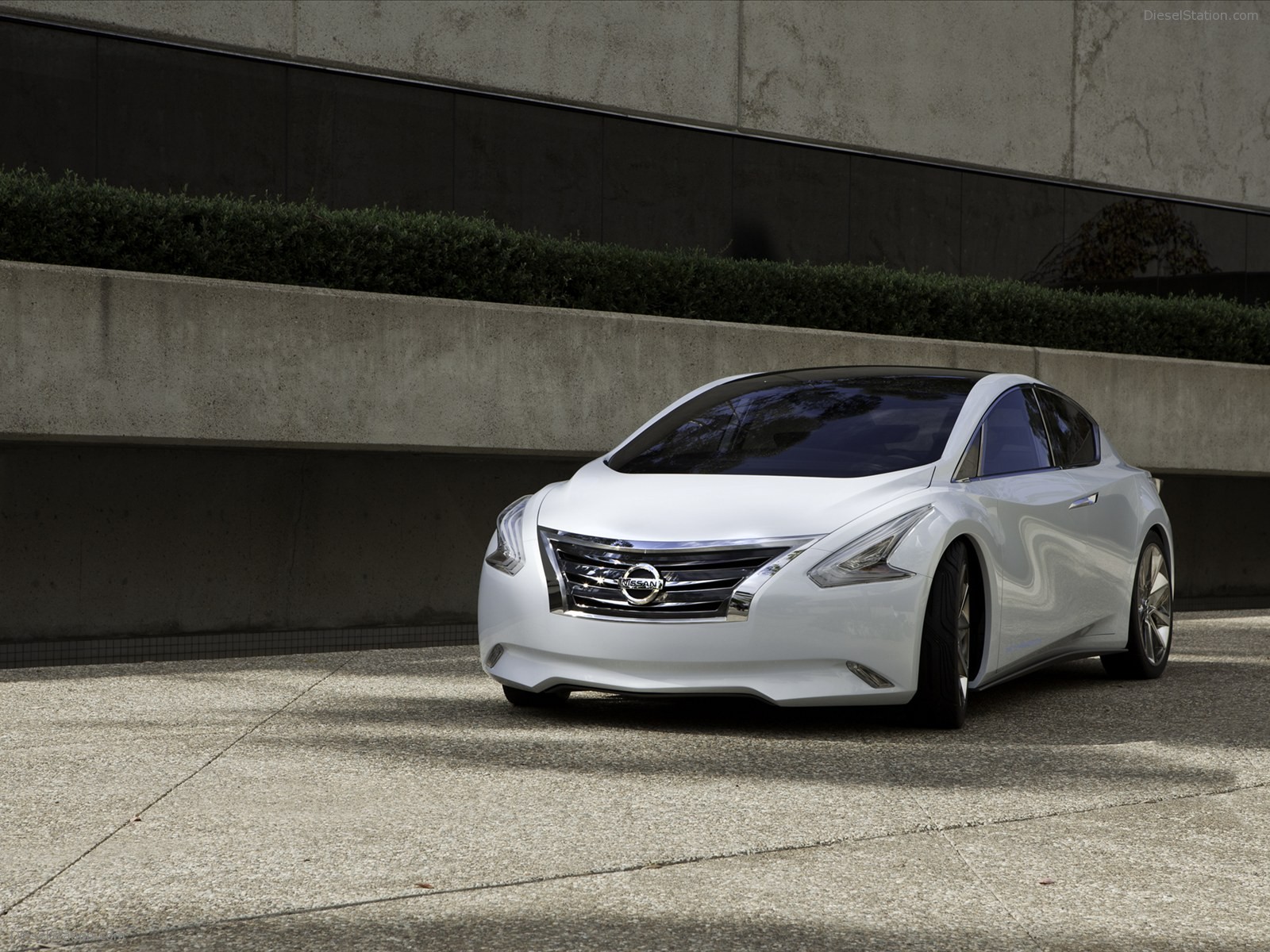 Nissan Ellure Concept 2010