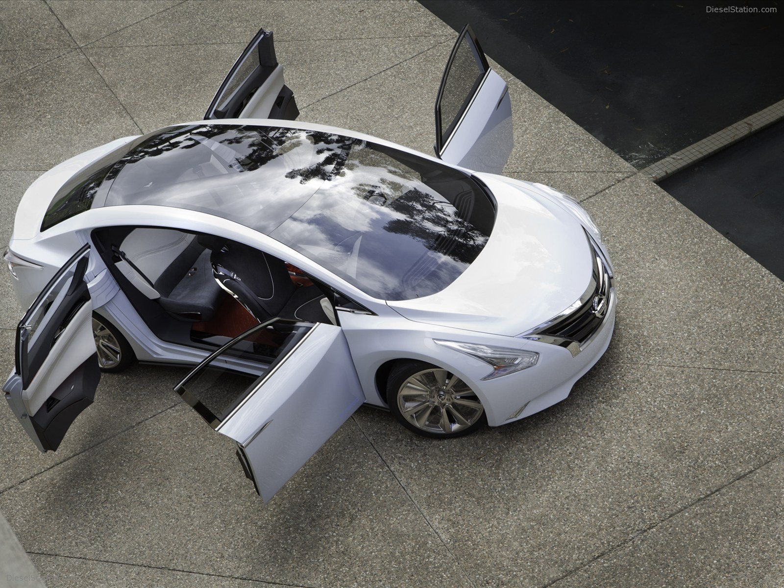 Nissan Ellure Concept 2010