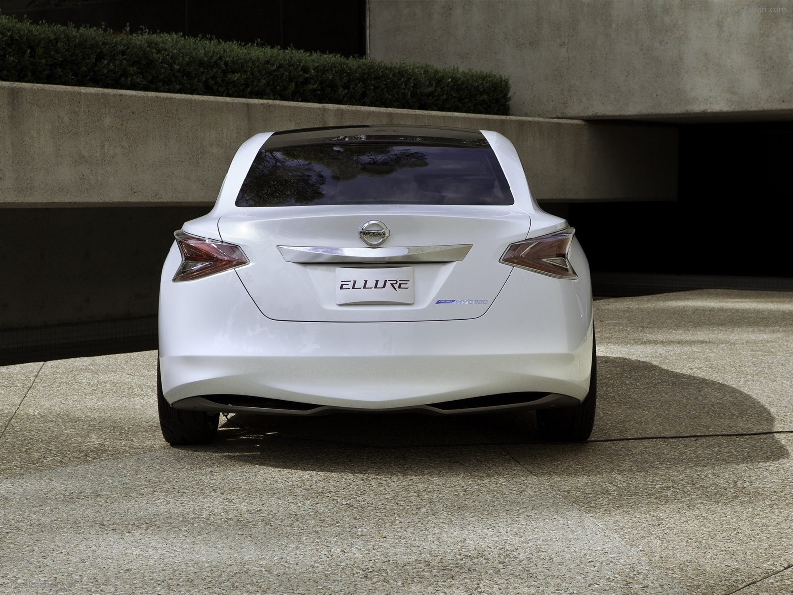 Nissan Ellure Concept 2010
