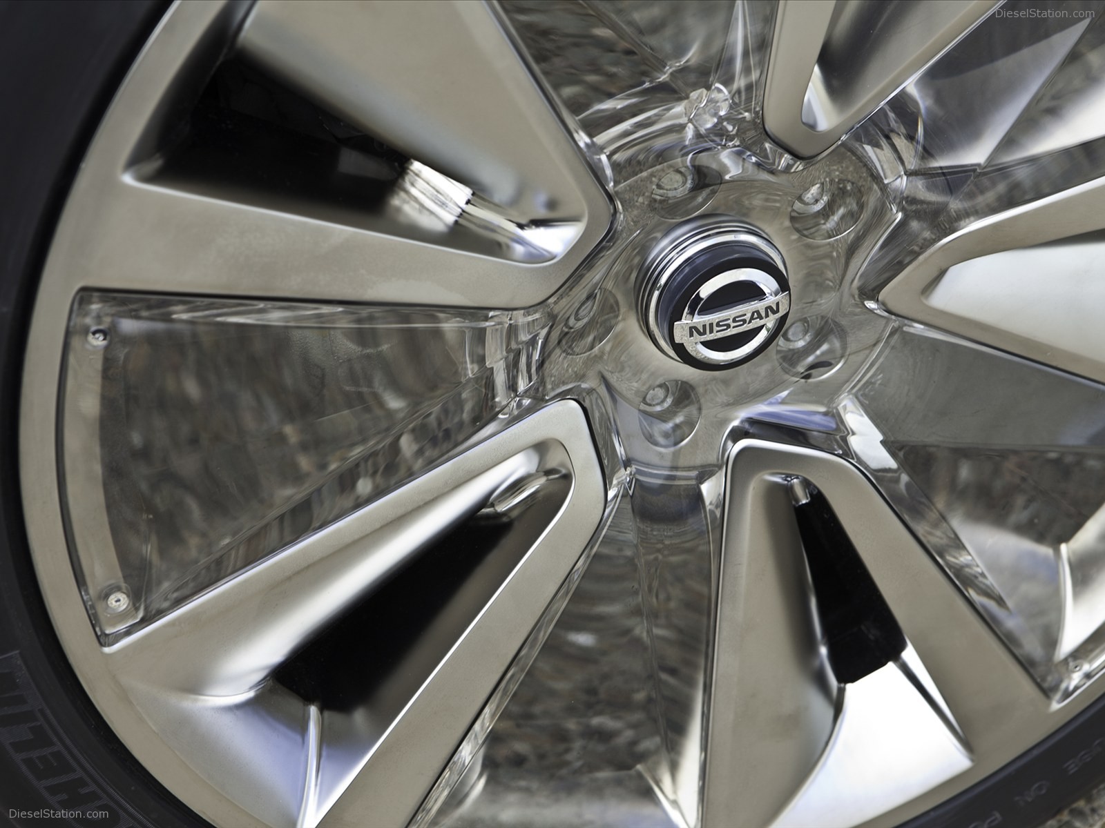 Nissan Ellure Concept 2010