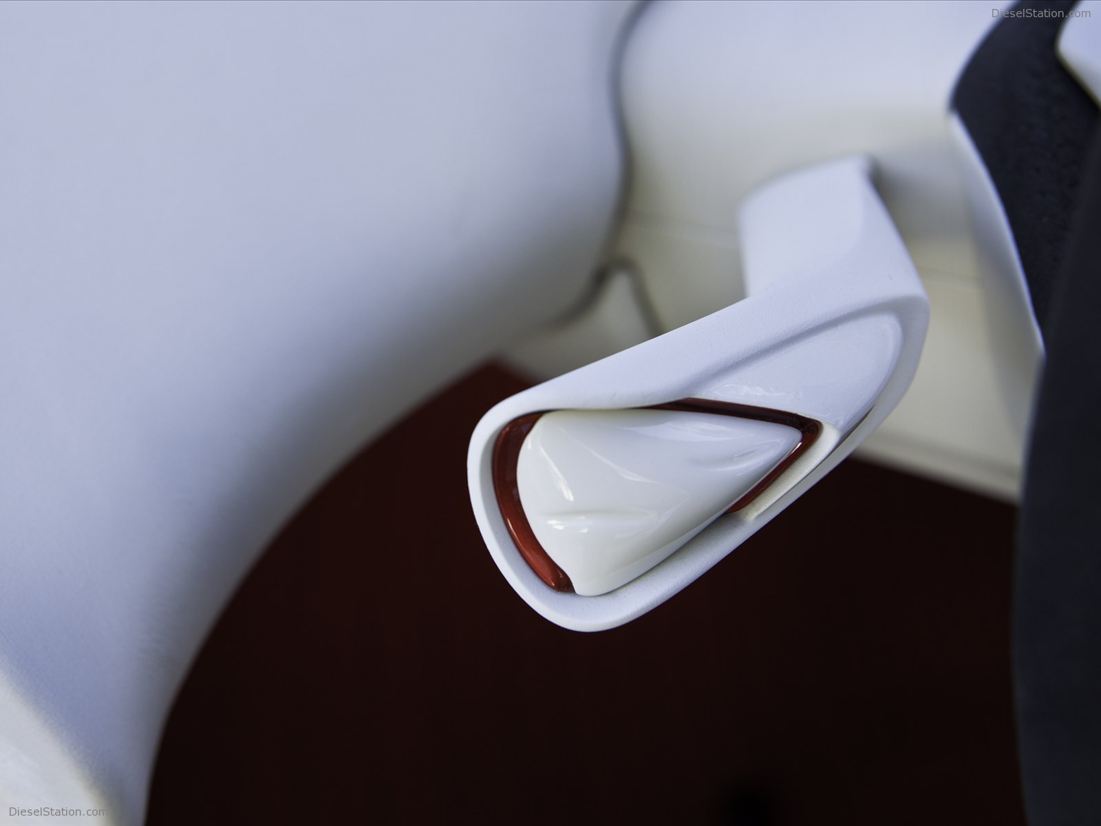 Nissan Ellure Concept 2010