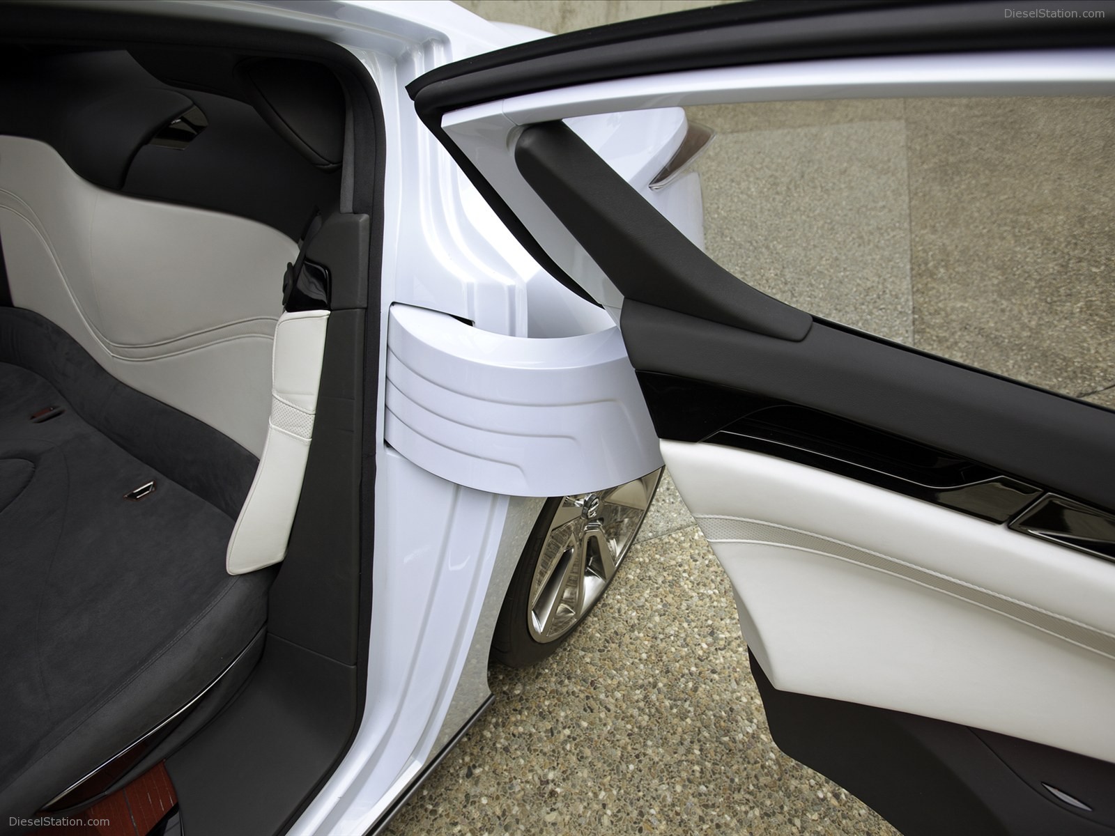 Nissan Ellure Concept 2010