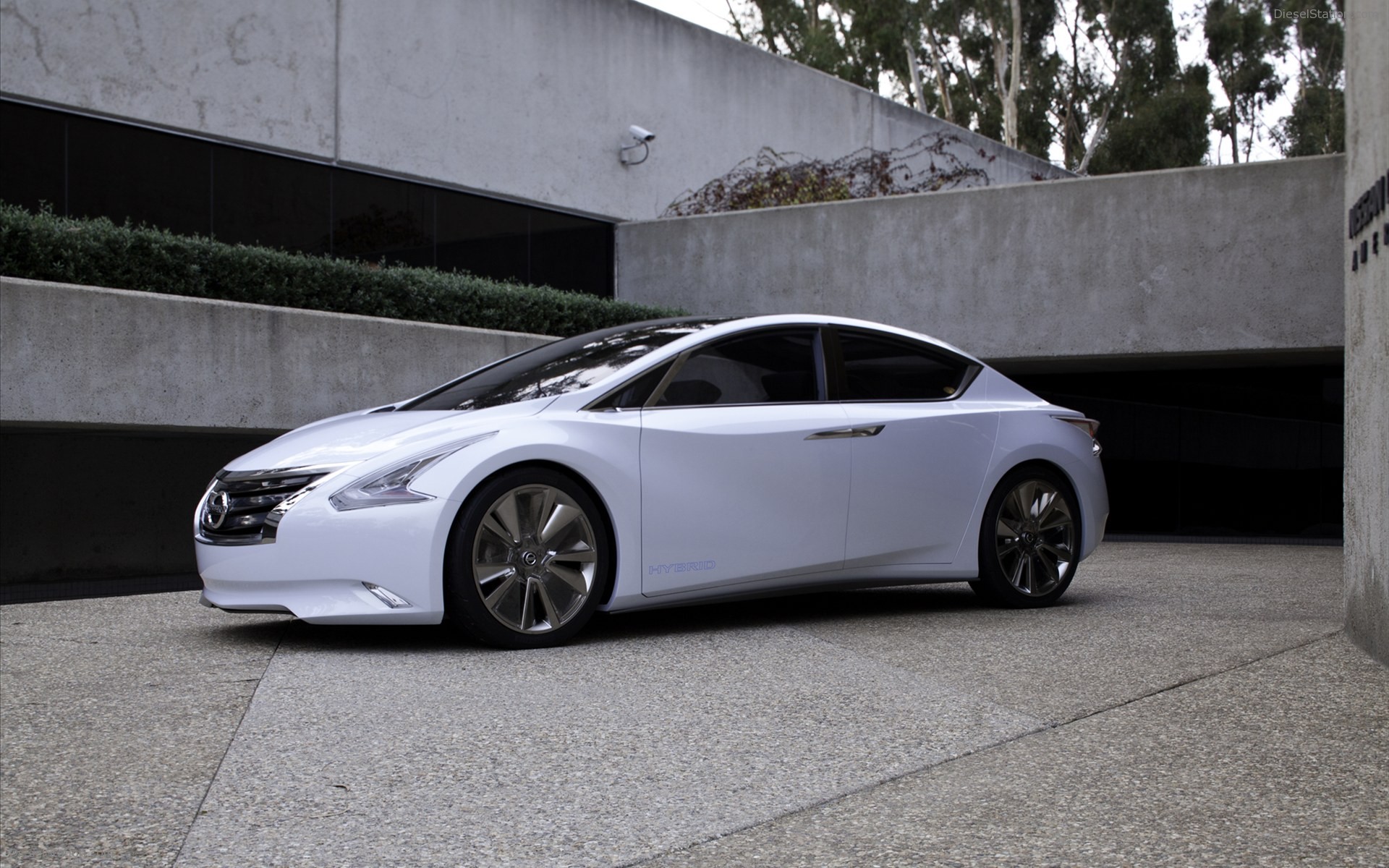 Nissan Ellure Concept 2010